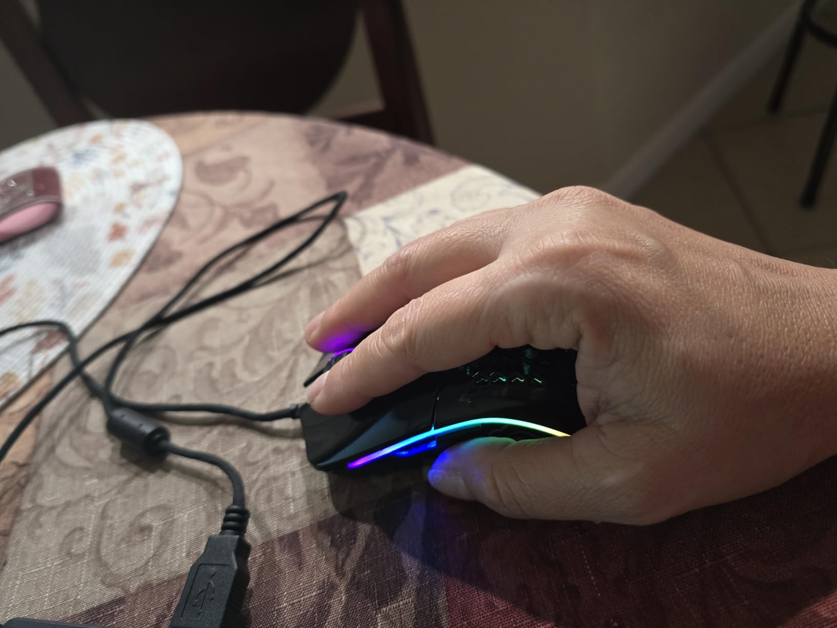 Glorious Gaming Model O 2 Wired Gaming Mouse - 59g Ultralight, FPS, 26,000 DPI, Motion Sync, 80M Click Rated Switches, 6 Programmable Buttons, Ambidextrous, RGB, PTFE Feet - White - Customer Photo 3