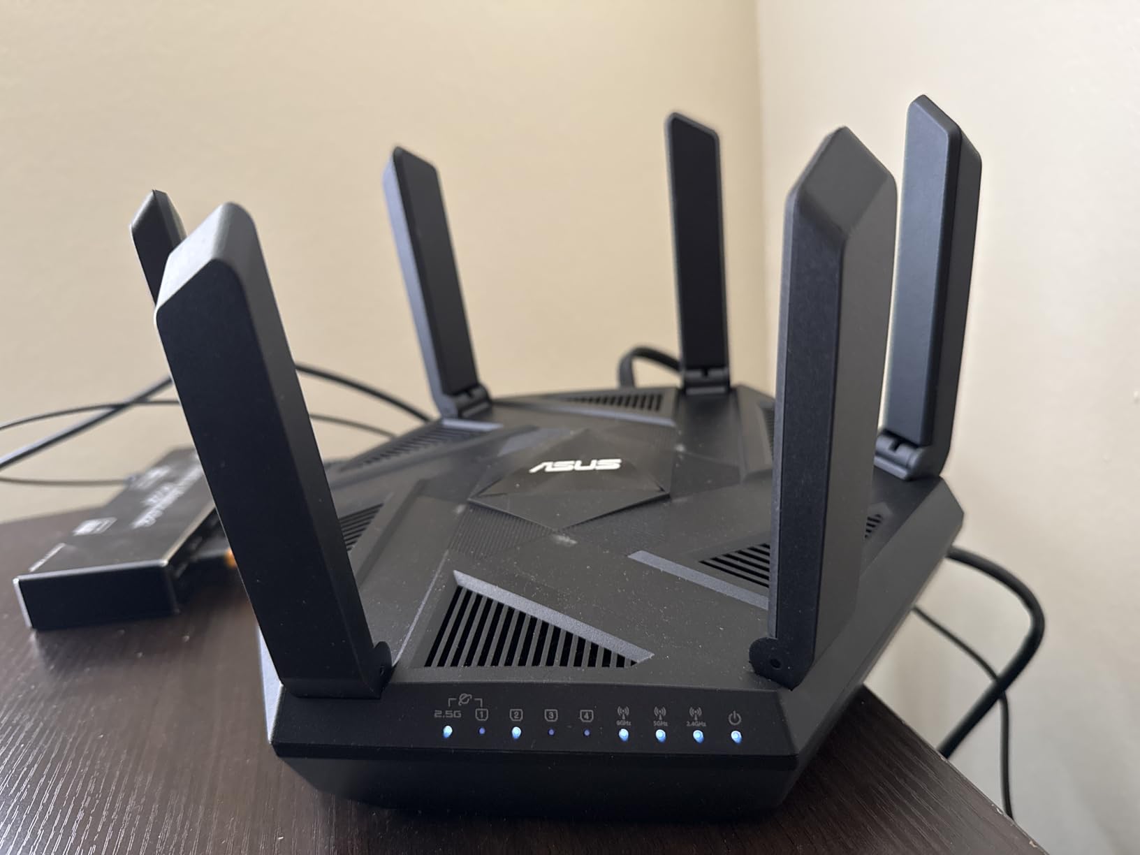 ASUS RT-AXE7800 Tri-band WiFi 6E (802.11ax) Router, 6GHz Band, ASUS Safe Browsing, Upgraded Network Security, Instant Guard, Built-in VPN Features, Parental Controls, 2.5G Port, AiMesh Support - Customer Photo 1