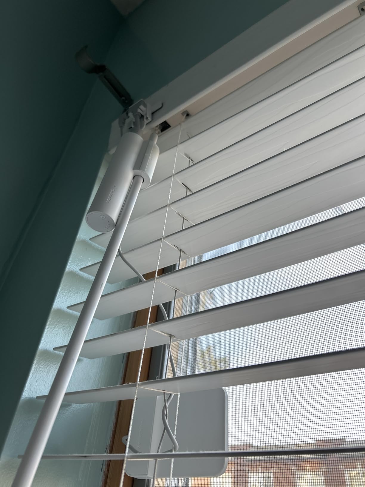 SwitchBot Blind Tilt Motorized Blinds - Smart Electric Blinds, Automatic Blind Opener and Closer, Solar Powered, Light Sensing Control, Add Hub Mini to Make it Compatible with Alexa & Google Home customer photo 1