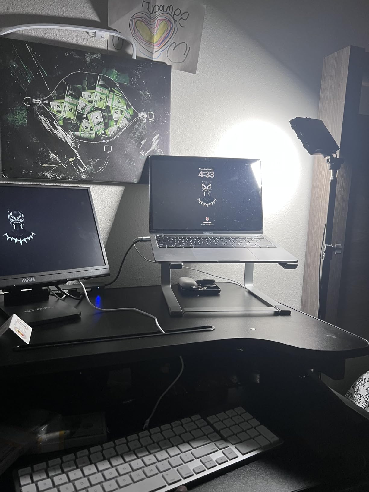 SOUNDANCE Laptop Stand for Desk, Metal Computer Riser, Heavy Stable PC Holder, Ergonomic Laptops Elevator for 12 to 17.3 Inches Notebook Computer, Silver - Customer Photo 2