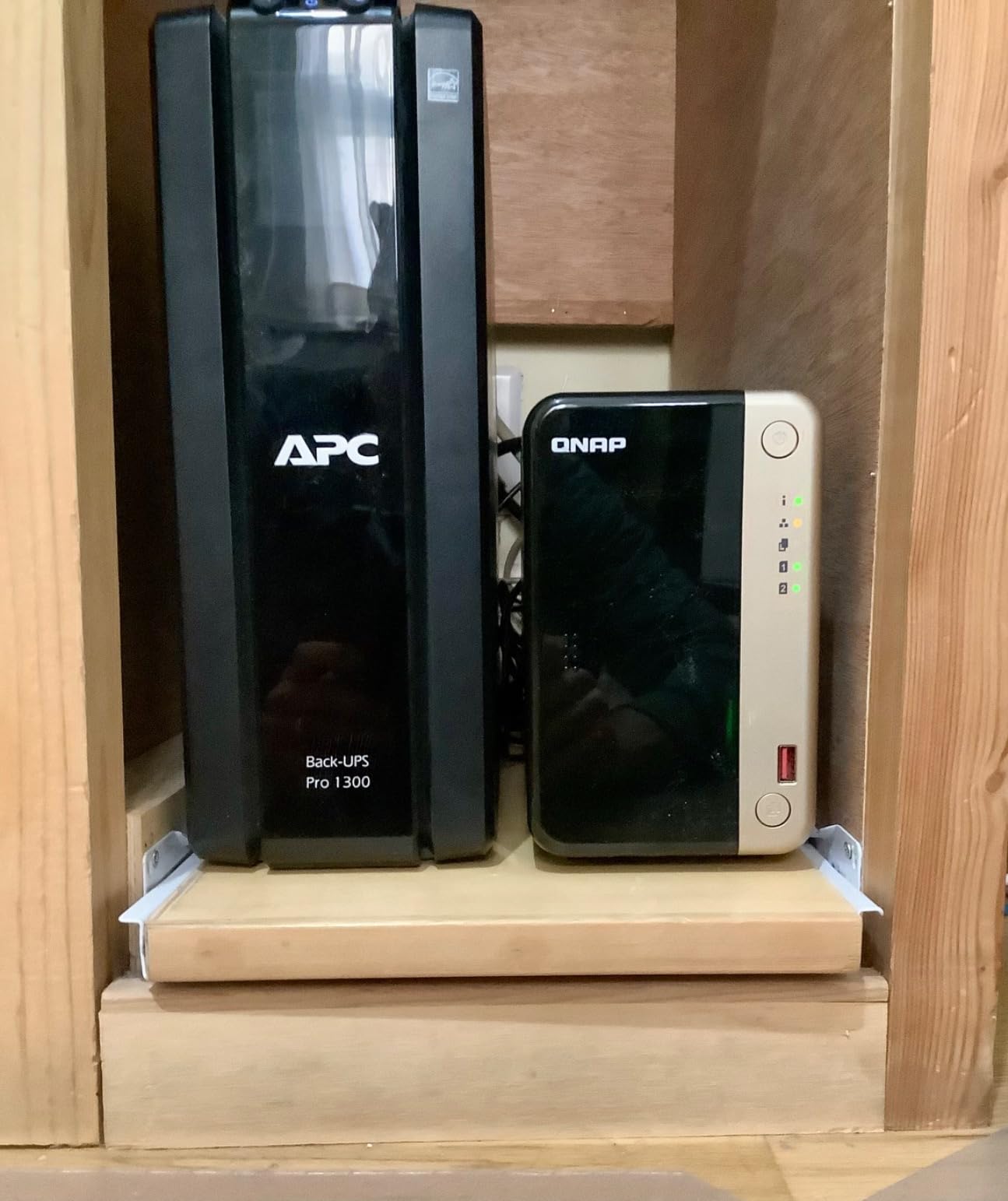 QNAP TS-464-8G-US 4 Bay High-Performance Desktop NAS with Intel Celeron Quad-core Processor, M.2 PCIe Slots and Dual 2.5GbE (2.5G/1G/100M) Network Connectivity (Diskless) customer photo 1