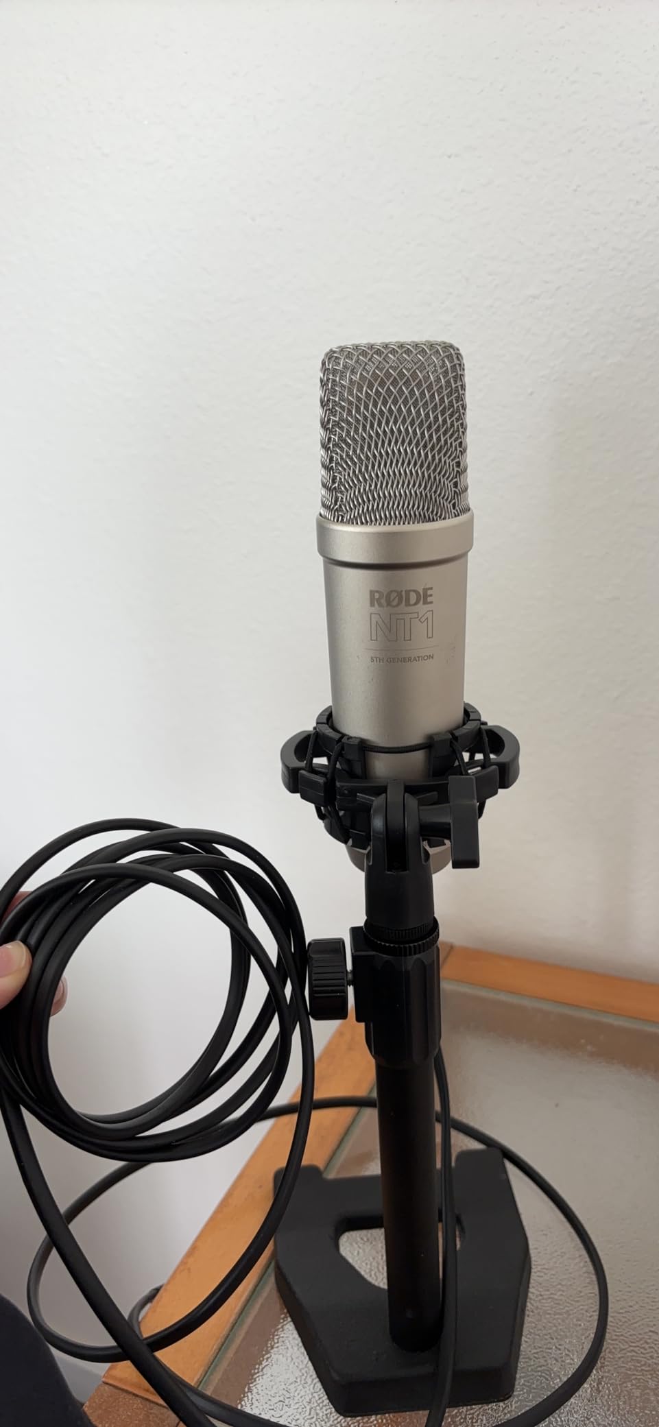 RØDE NT1 5th Generation Large-diaphragm Studio Condenser Microphone with XLR and USB Outputs, Shock Mount and Pop Filter for Music Production, Vocal Recording and Podcasting - Customer Photo 4