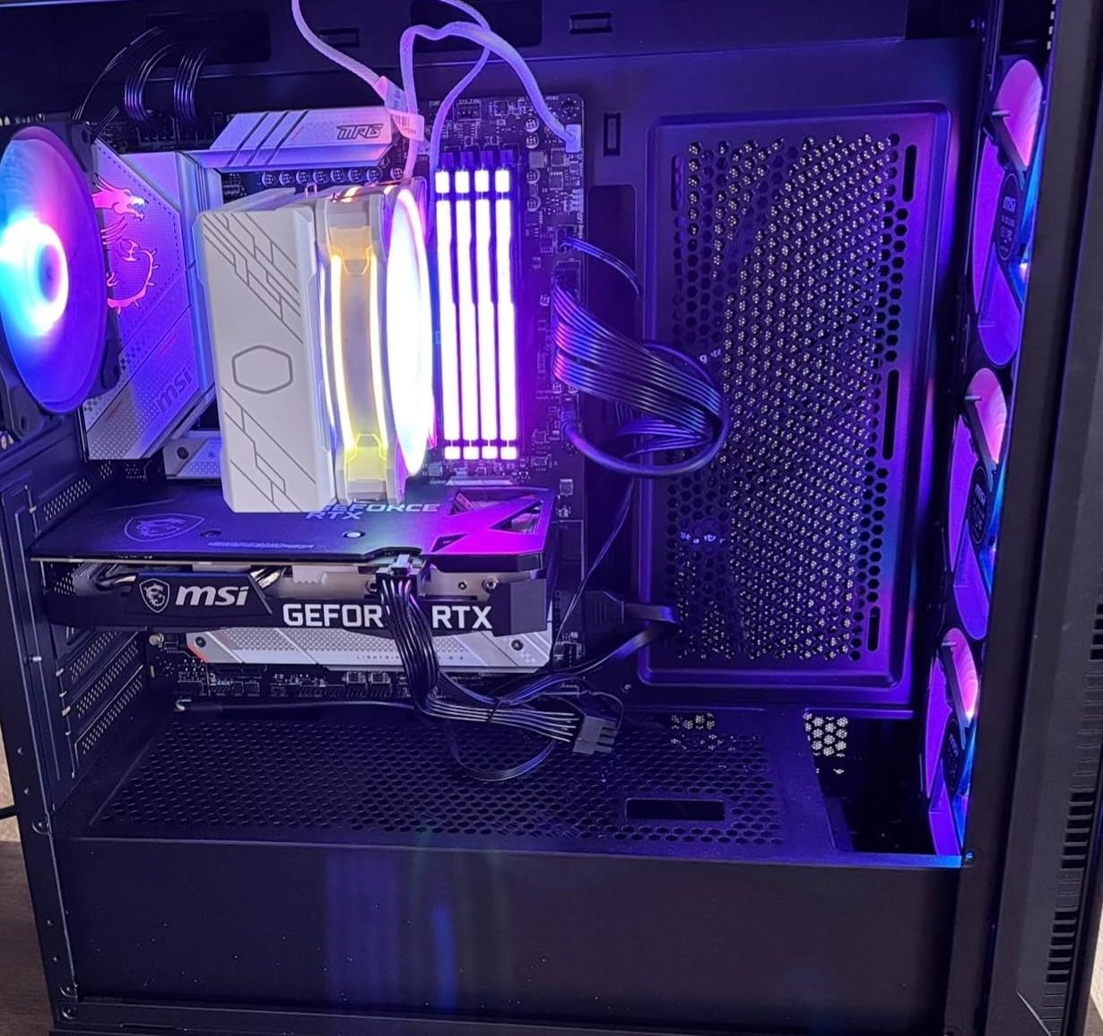 Cooler Master Hyper 212 Halo White CPU Air Cooler, 120 Halo² PWM Fan, Dual Loop ARGB, Aluminum Top Cover, 4 Copper Heat Pipes, 154mm Tall, AMD Ryzen AM5|AM4, Intel LGA 1851|1700|1200 Brackets - Customer Photo 1