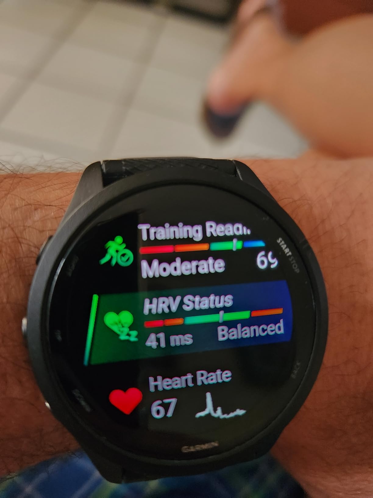 Garmin Forerunner 265 Running Smartwatch, Colorful AMOLED Display, Training Metrics and Recovery Insights, Black and Powder Gray - Customer Photo 1