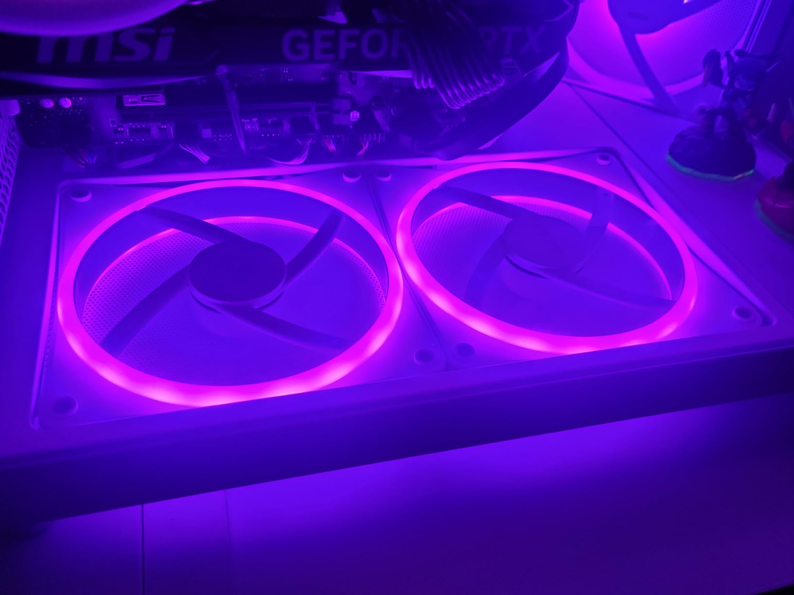NZXT F140 RGB Twin Pack – 2 x 140mm RGB PWM PC Fans with RGB Controller – High Airflow, Low Noise – Fluid Dynamic Bearing – CAM Software Control – 18 LEDs per Fan – Black - Customer Photo 3