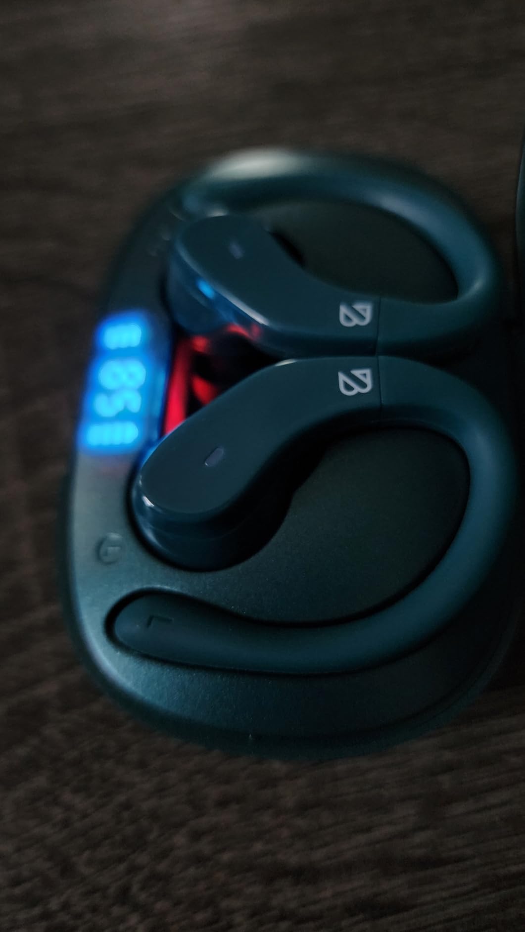Back Bay Audio - Runner's Wireless Earbuds Bluetooth Headphones for Sports, Hook Over The Ear Buds, Deep Bass, Wrap Around Earphones with Earhooks for Running, Workout Wireless Headphones for The Gym - Customer Photo 2