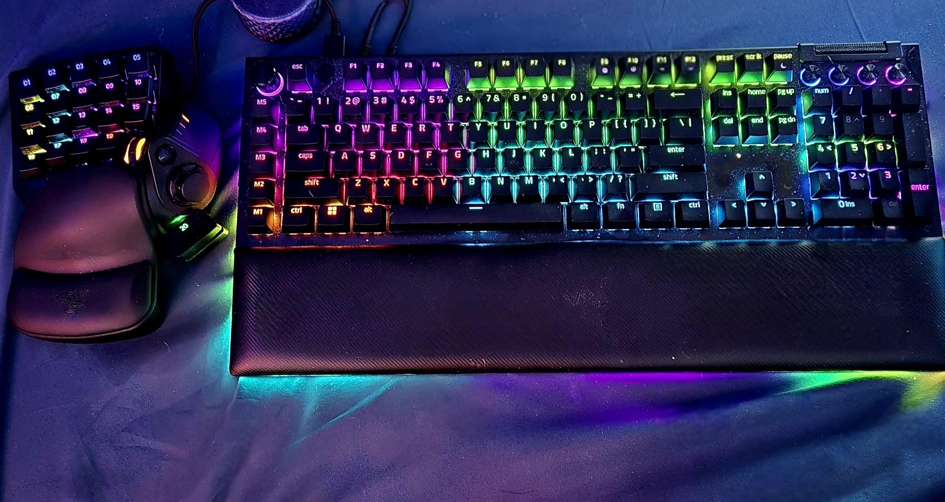 Razer BlackWidow V4 Pro Wired Mechanical Gaming Keyboard: Green Switches Tactile & Clicky - Doubleshot ABS Keycaps - Command Dial - Chroma RGB - Magnetic Wrist Rest - Snap Tap - Customer Photo 1