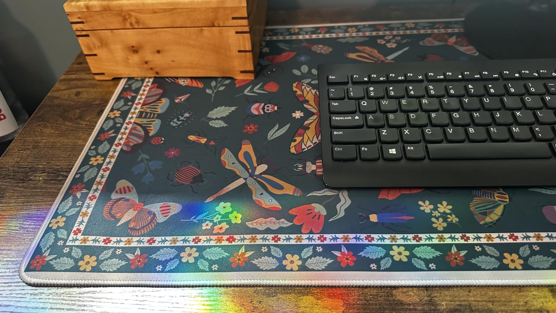 iCasso White Mouse Pad, Extended Gaming Mouse Pad (35.4x15.7 in), Large Stable Rubber Base Mousepad with Stitched Edges, Keyboard Mouse Mat Desk Pad for Work, Game, Office, Home - Customer Photo 5