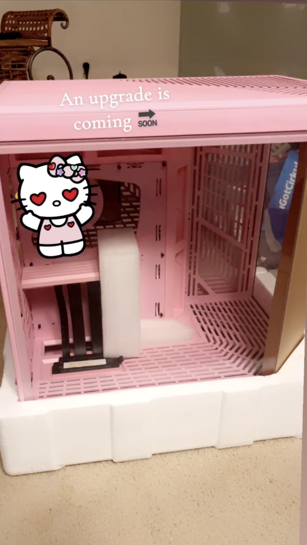 HYTE Y60 Modern Aesthetic Dual Chamber Panoramic Tempered Glass Mid-Tower ATX Computer Gaming Case with PCIE 4.0 Riser Cable Included, Snow White (CS-HYTE-Y60-WW) - Customer Photo 2