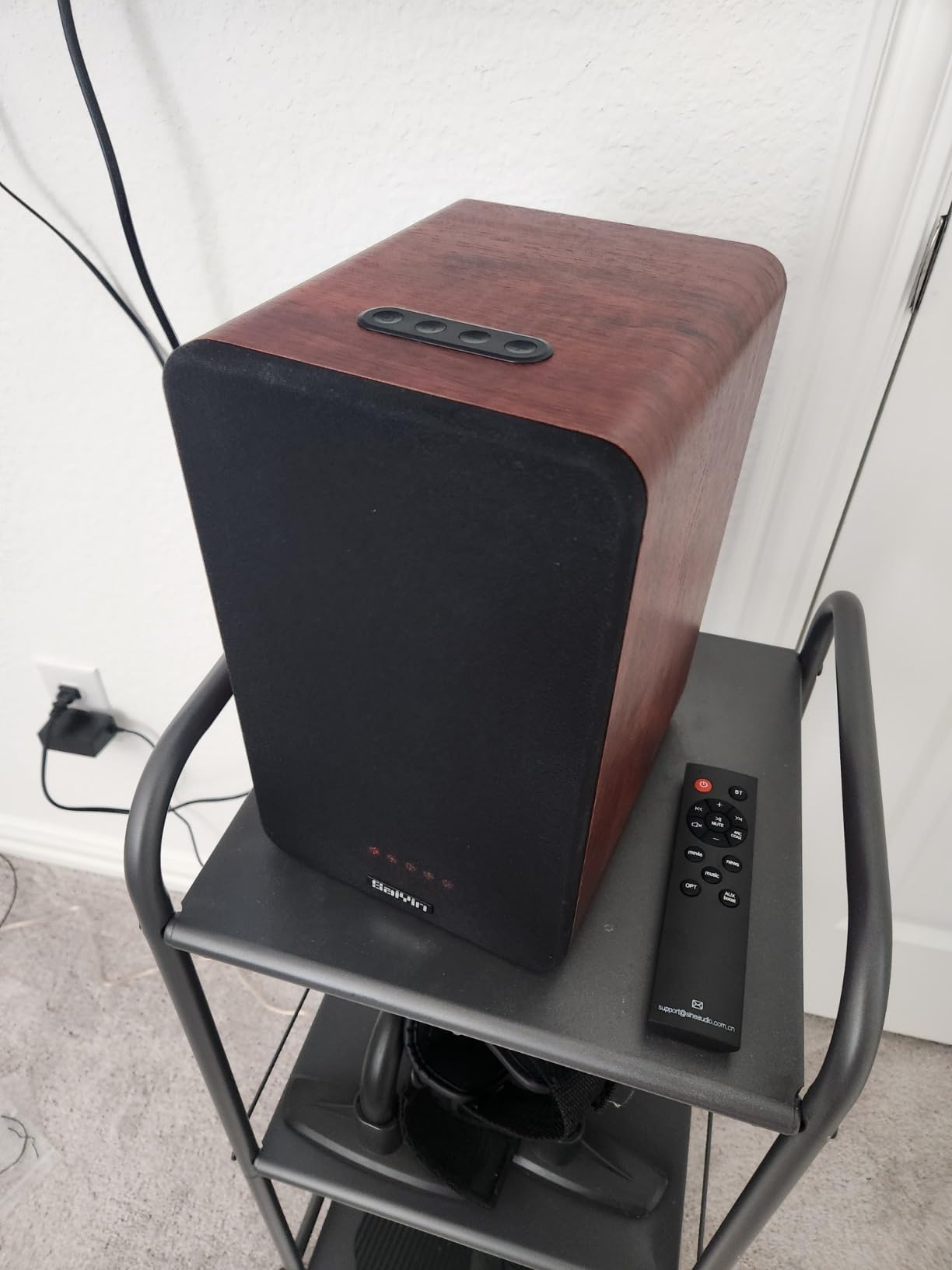 Saiyin Bluetooth Bookshelf Speakers for Record Player, Powered Studio Monitor Speaker with 5.2 Inch Woofer, Horn Tweeter and Optical RCA Inputs, Subwoofer Line Out for Turnable. - Customer Photo 2