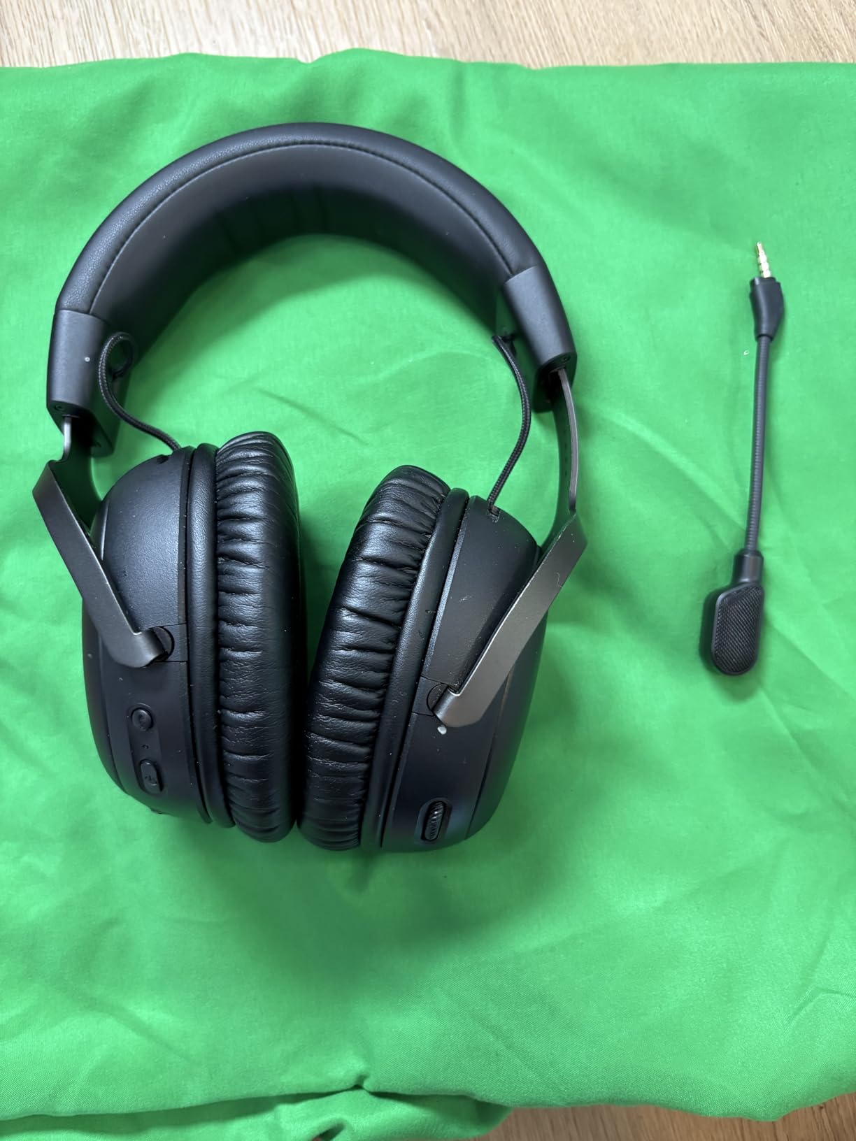 HyperX Cloud III – Wired Gaming Headset, PC, PS5, Xbox Series X|S, Angled 53mm Drivers, DTS Spatial Audio, Memory Foam, Durable Frame, Ultra-Clear 10mm Mic, USB-C, USB-A, 3.5mm – Black - Customer Photo 2