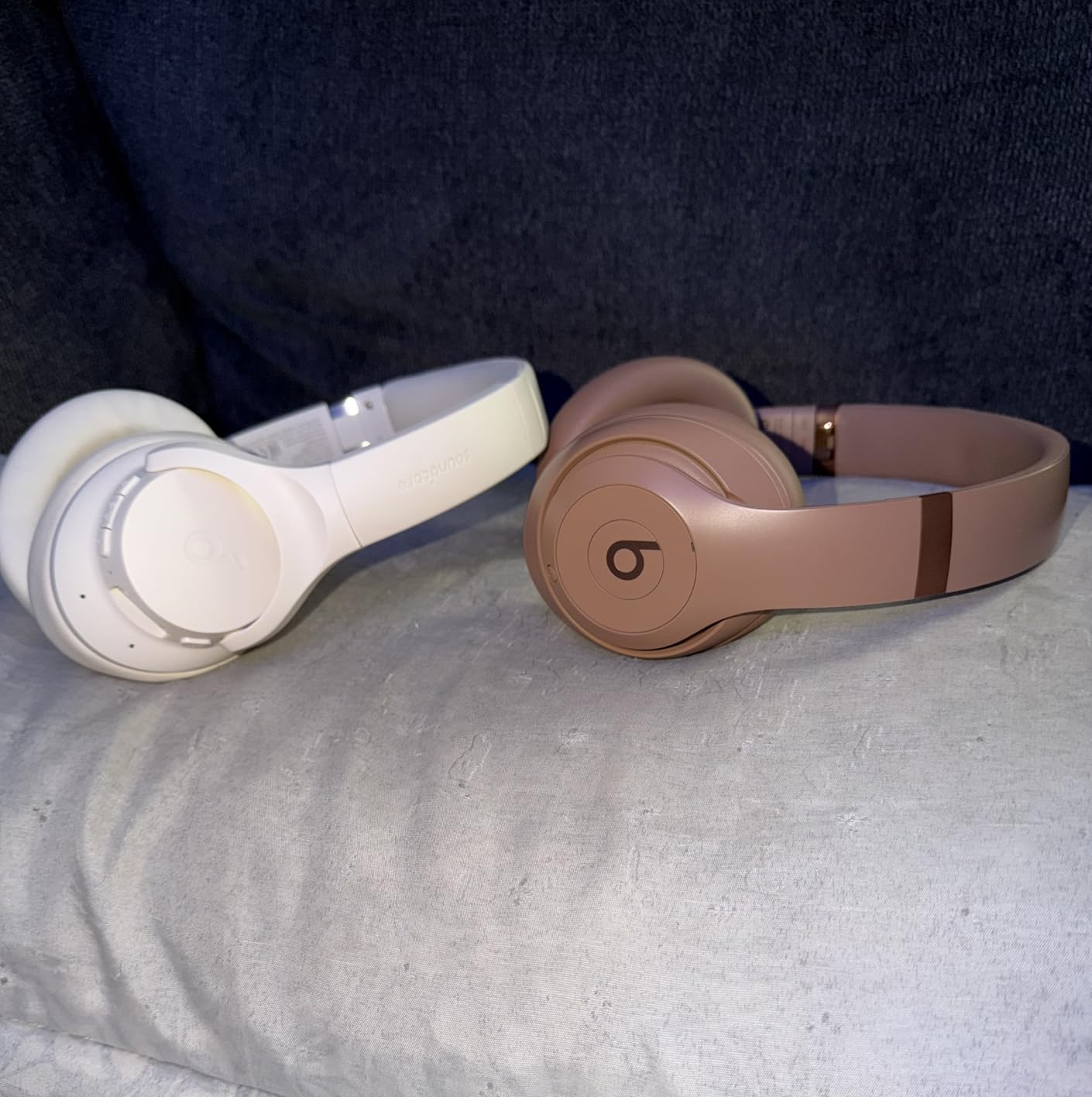 Soundcore by Anker Q20i Hybrid Active Noise Cancelling Headphones, Wireless Over-Ear Bluetooth, 40H Long ANC Playtime, Hi-Res Audio, Big Bass, Customize via an App, Transparency Mode (Black) customer photo 2