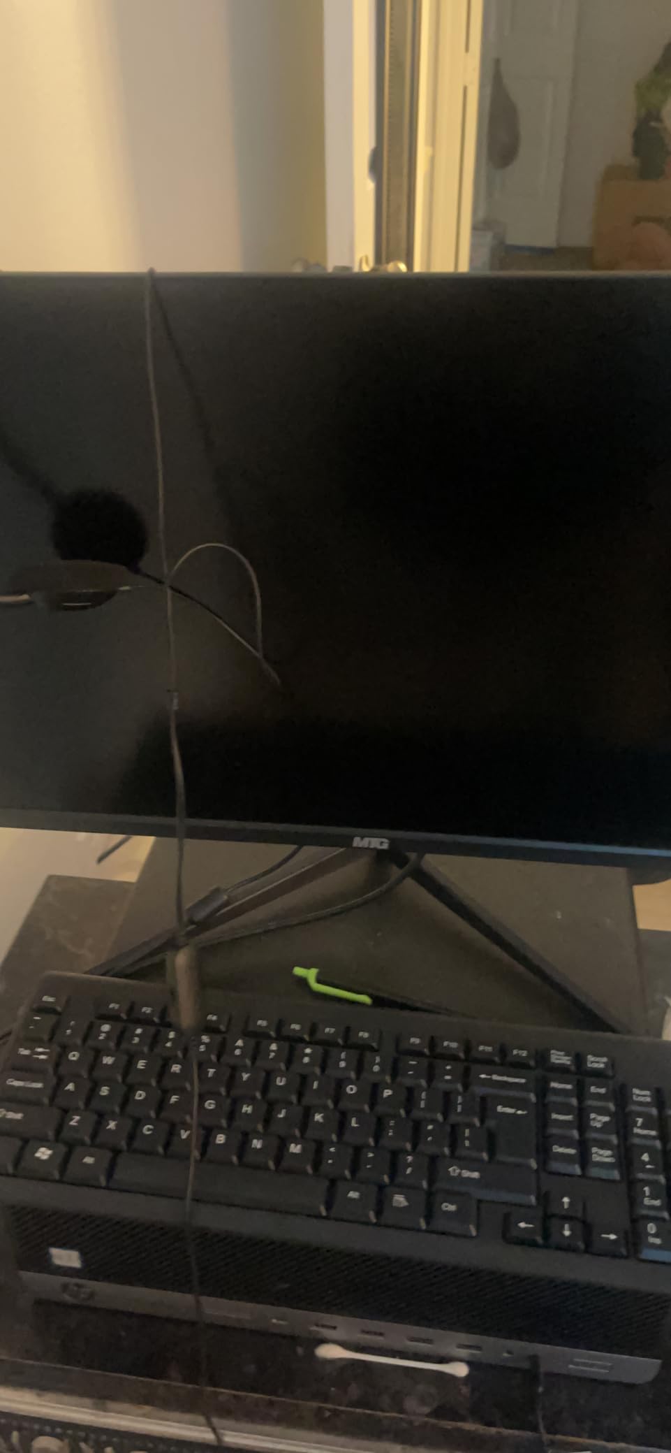 HP Elitedesk 800 G3 SFF Desktop PC - Intel i7-6700,32GB DDR4,1TB NVMe SSD + 2TB HDD, AX200 Wi-Fi 6,Dual 24-Inch Monitors, Wireless Keyboard and Mouse,Windows 11 (Renewed) - Customer Photo 4