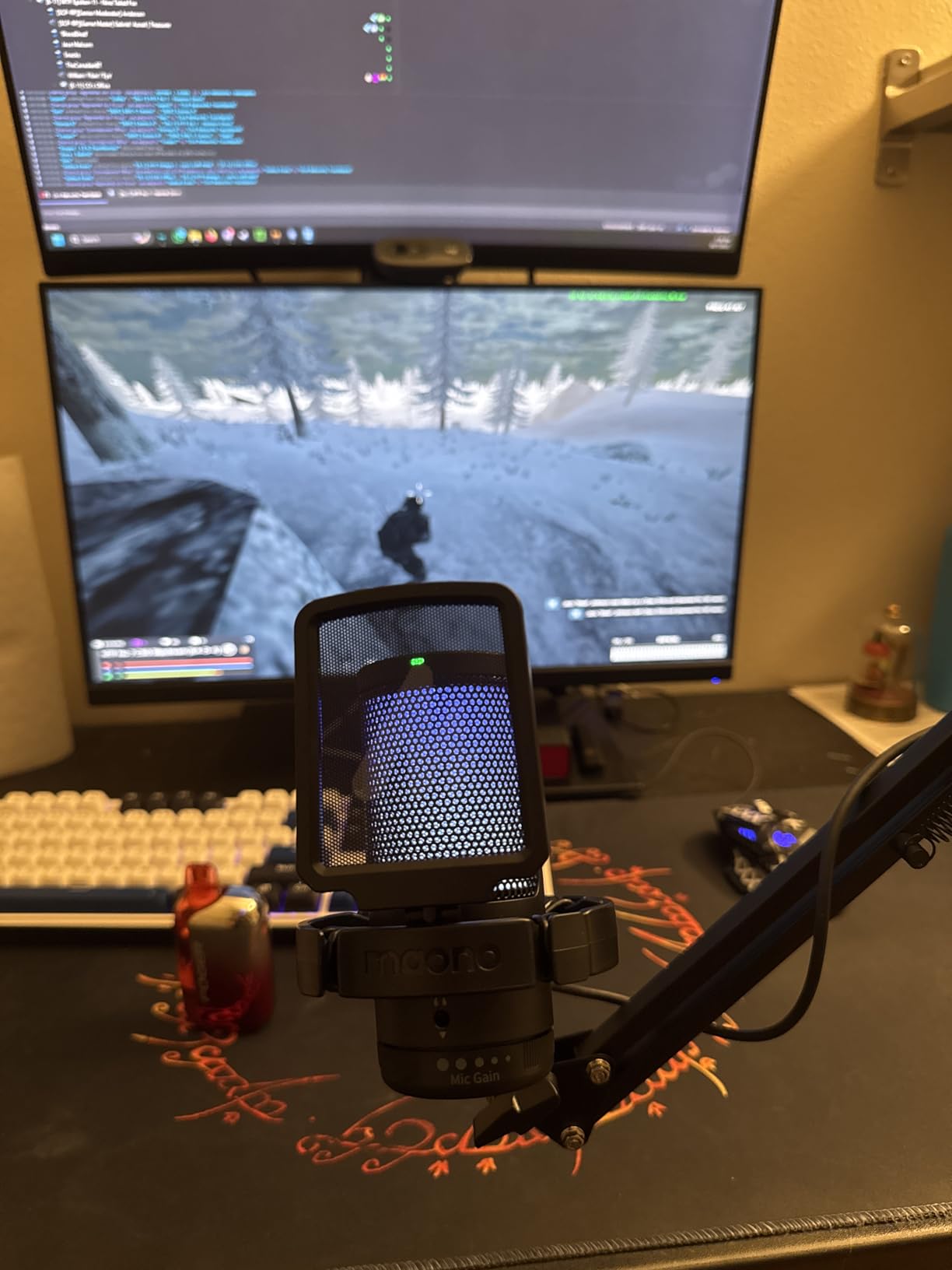 MAONO Gaming USB Microphone, Noise Cancellation Condenser Mic with Mute, Gain, Monitoring, Boom Arm Mic for Streaming, Podcast, Twitch, YouTube, Discord, PC, Computer, PS4, PS5, Mac, GamerWave DGM20S - Customer Photo 3