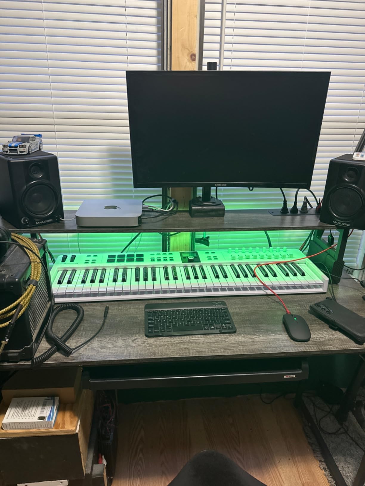 Arturia KeyLab Essential mk3 — 61 Key USB MIDI Keyboard Controller with Analog Lab V Software Included Customer Review Arturia KeyLab Essential mk3 — 61 Key USB MIDI Keyboard Controller with Analog Lab V Software Included - Customer Photo 1
