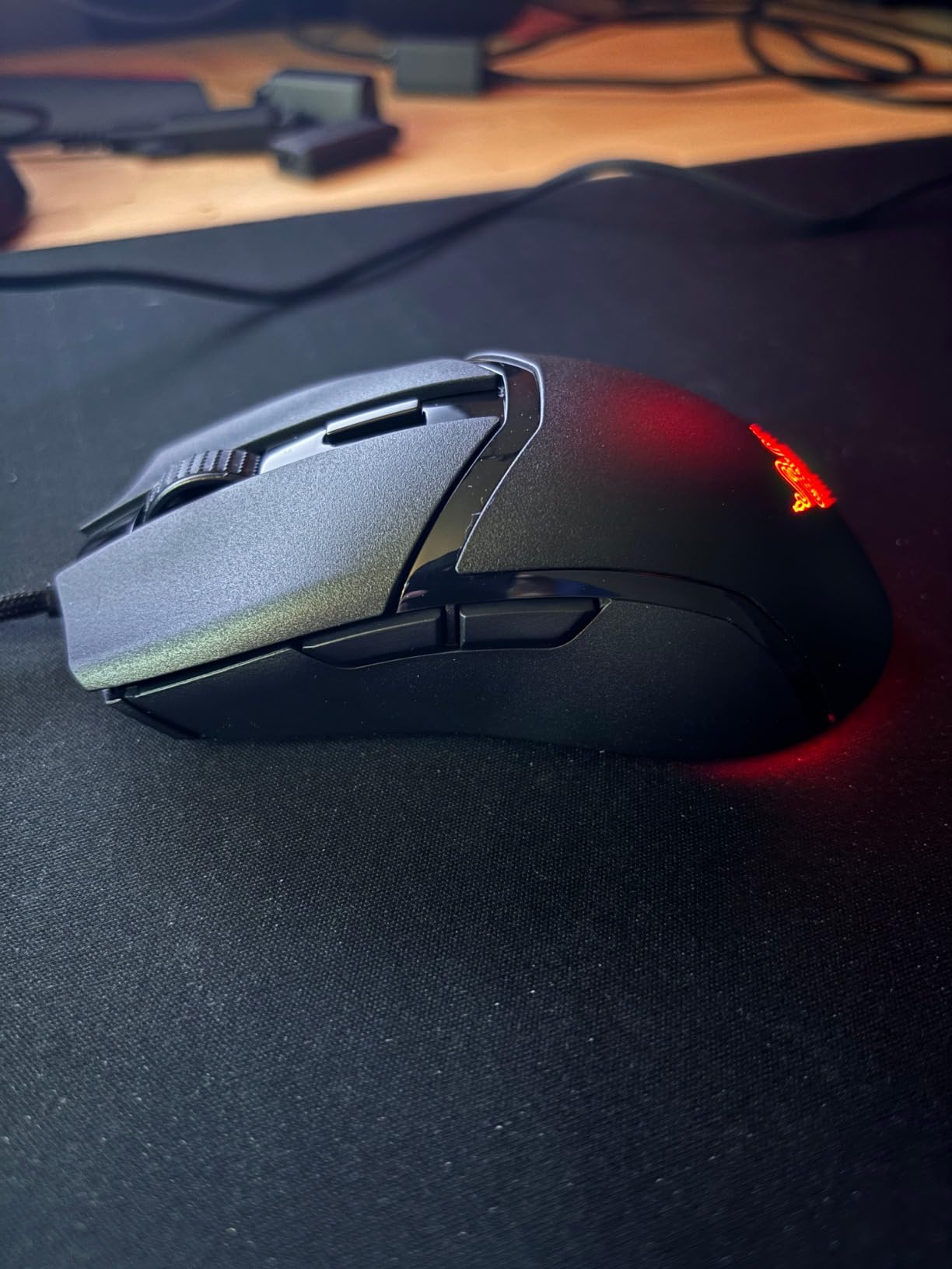 Razer Cobra Wired Gaming Mouse: 58g Lightweight Design - Gen-3 Optical Switches - Chroma RGB Lighting with Underglow - Precise 8500 DPI Optical Sensor - 100% PTFE Mouse Feet - Speedflex Cable - Black customer photo 1