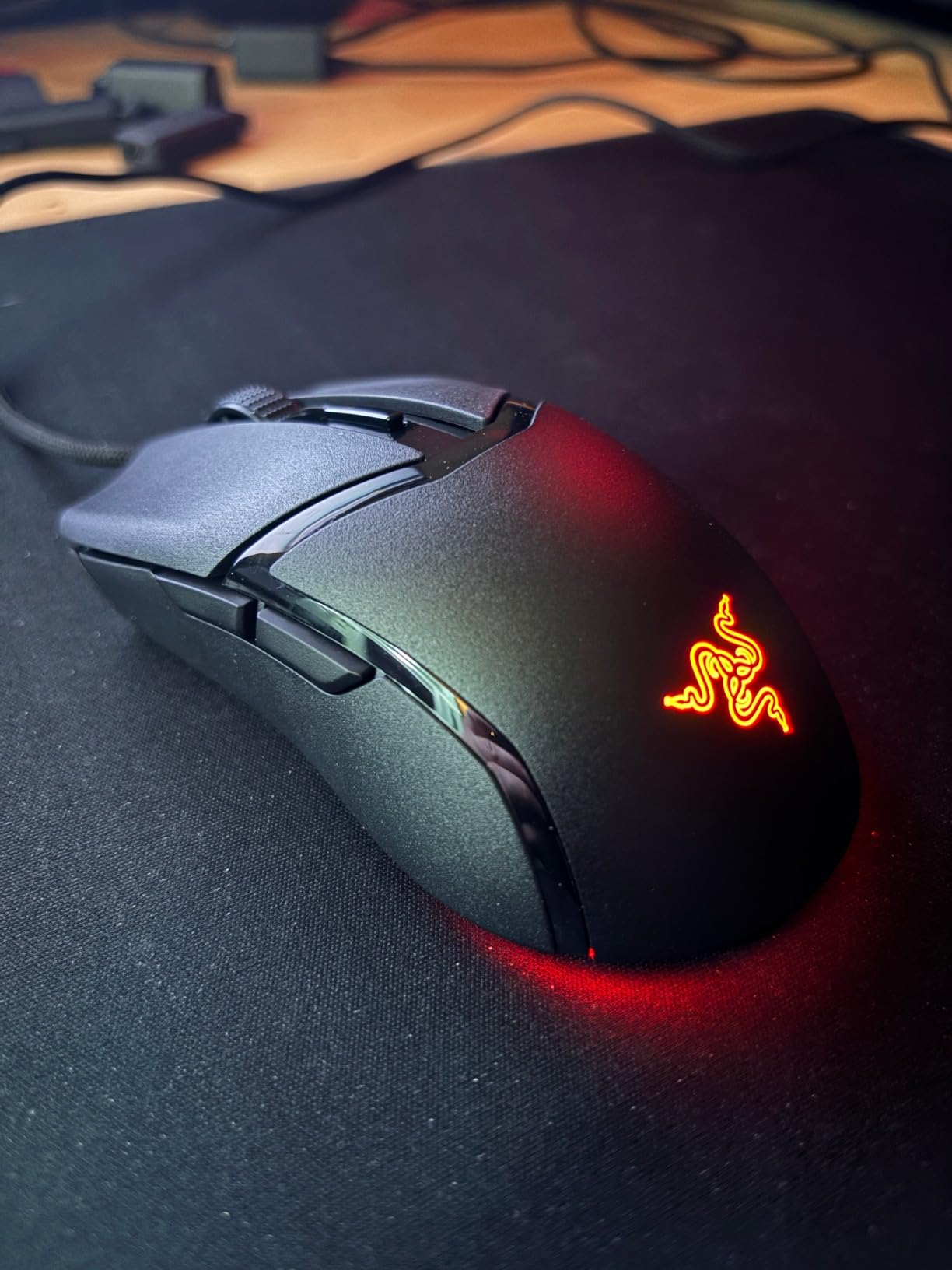 Razer Cobra Wired Gaming Mouse: 58g Lightweight Design - Gen-3 Optical Switches - Chroma RGB Lighting with Underglow - Precise 8500 DPI Optical Sensor - 100% PTFE Mouse Feet - Speedflex Cable - Black customer photo 2