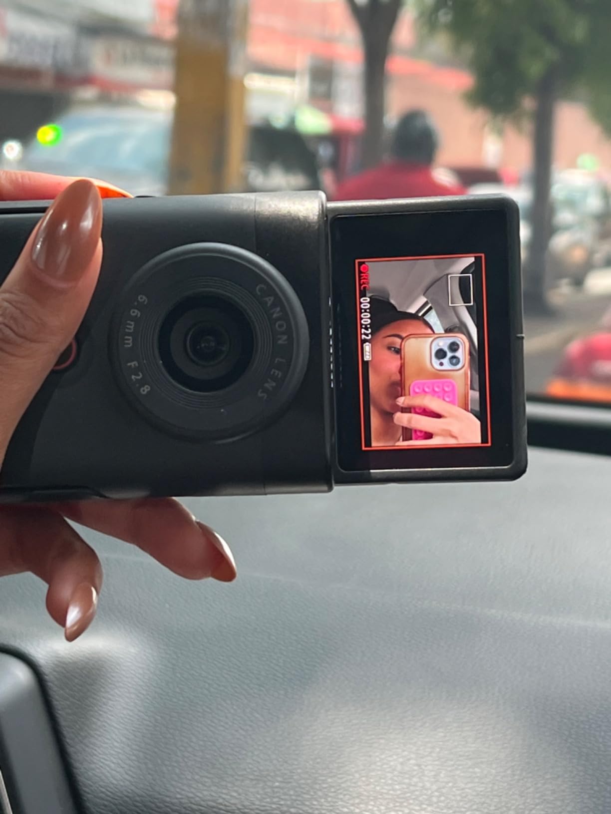 Canon PowerShot V10 Compact Vlogging Camera, 1