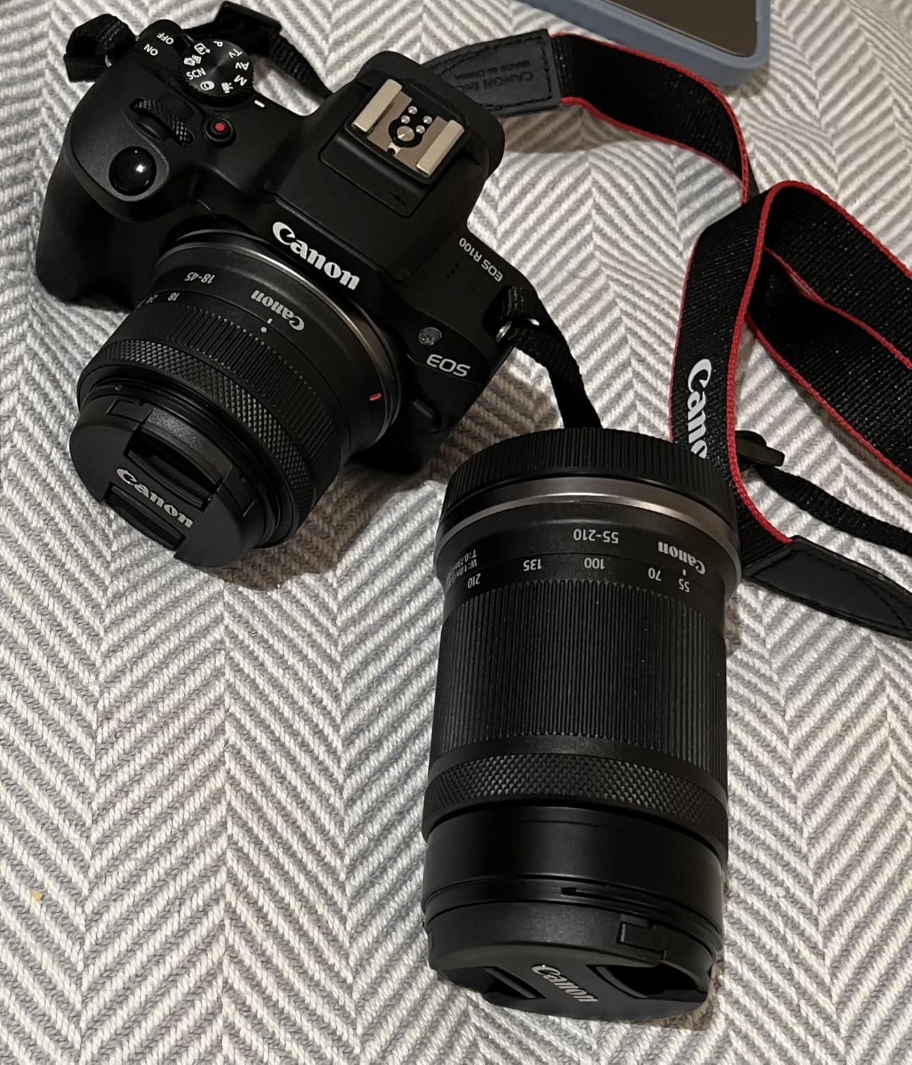 Canon EOS R100 Mirrorless Camera RF-S18-45mm F4.5-6.3 is STM Lens Kit, 24.1 Megapixel CMOS (APS-C) Sensor, 4K Video, RF Mount, Black - Customer Photo 2