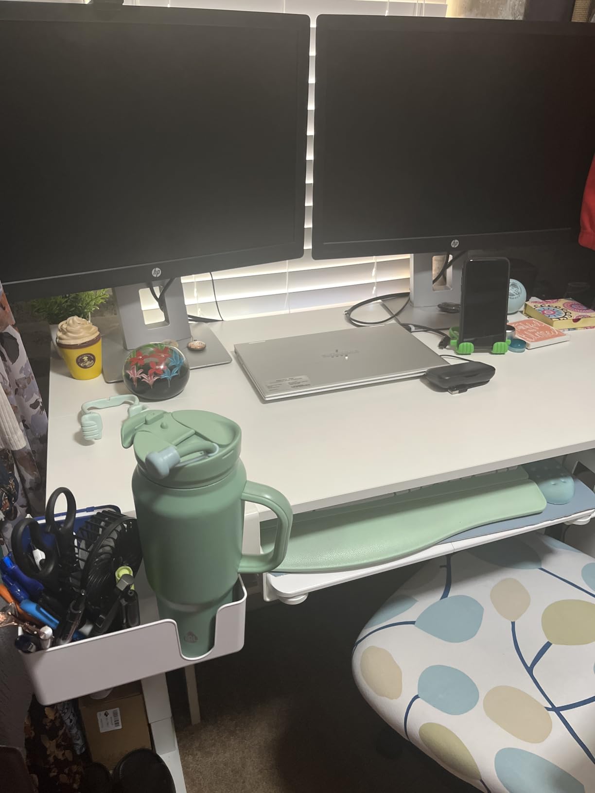 KDD 4 in 1 Desk Cup Holder - Clamp on Under Desk Headphone Hanger - Rotating Headphone Holder Detachable Pen Cup Holder Desktop Storage for Cup, Phone and Pen(Black) - Customer Photo 2