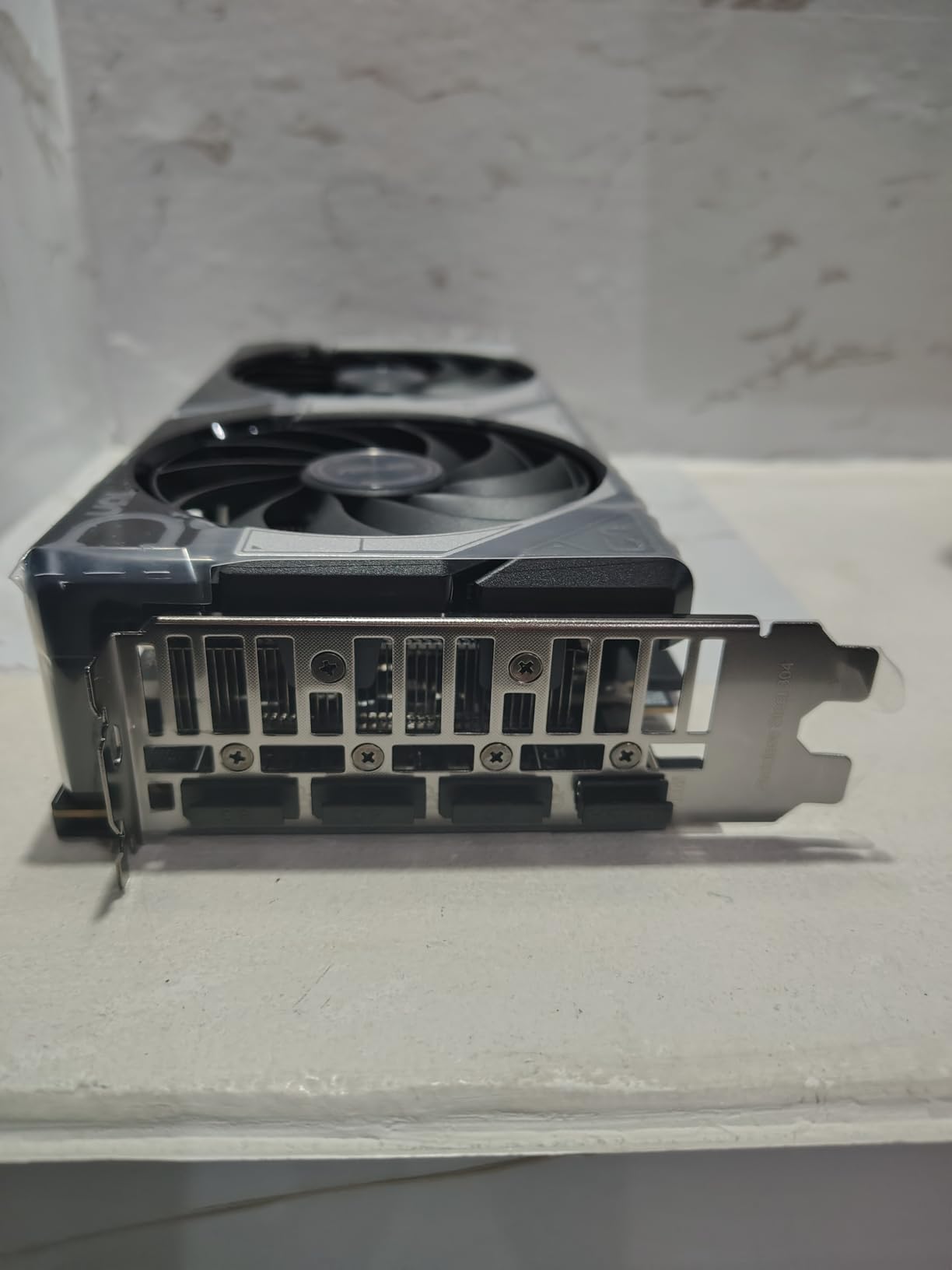 ASUS ROG Strix GeForce RTX™ 4060 OC Edition Gaming Graphics Card (PCIe 4.0, 8GB GDDR6, DLSS 3, HDMI 2.1a, DisplayPort 1.4a, Axial-tech Fan Design, Aura Sync, 0dB Technology) - Customer Photo 1