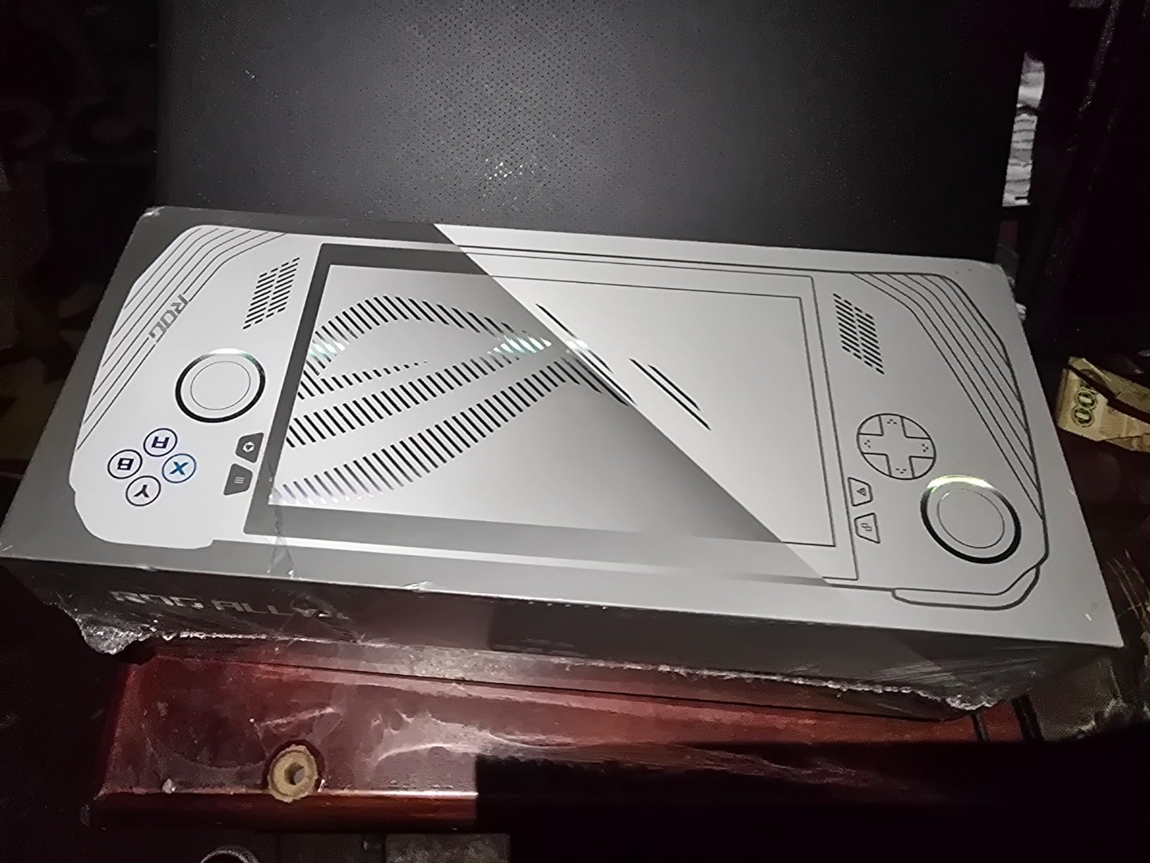 ASUS - ROG Ally Gaming Handheld Console - Z1 Processor, 512GB, 1080p 120Hz Display,White - Customer Photo 2