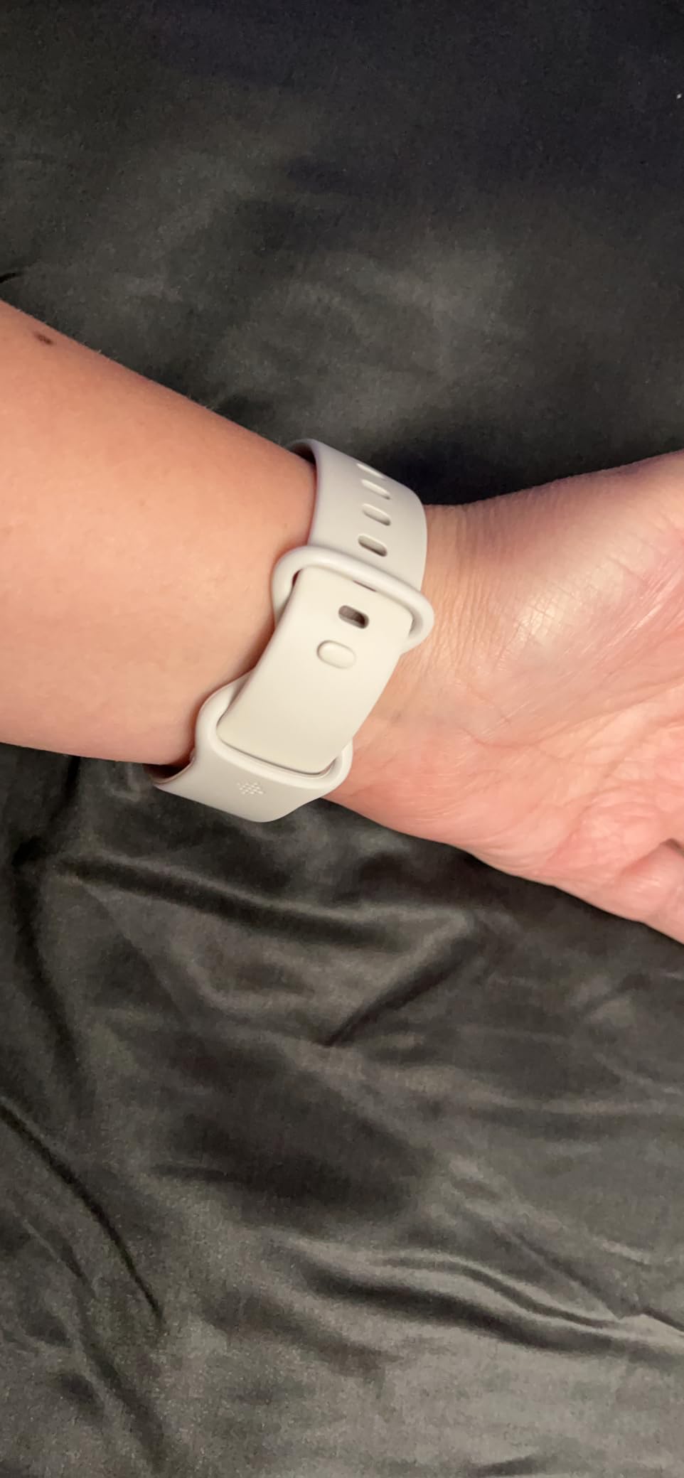 Fitbit Charge 6 Fitness Tracker with Google Apps - Heart Rate on Exercise Equipment - Obsidian/Black customer photo 1