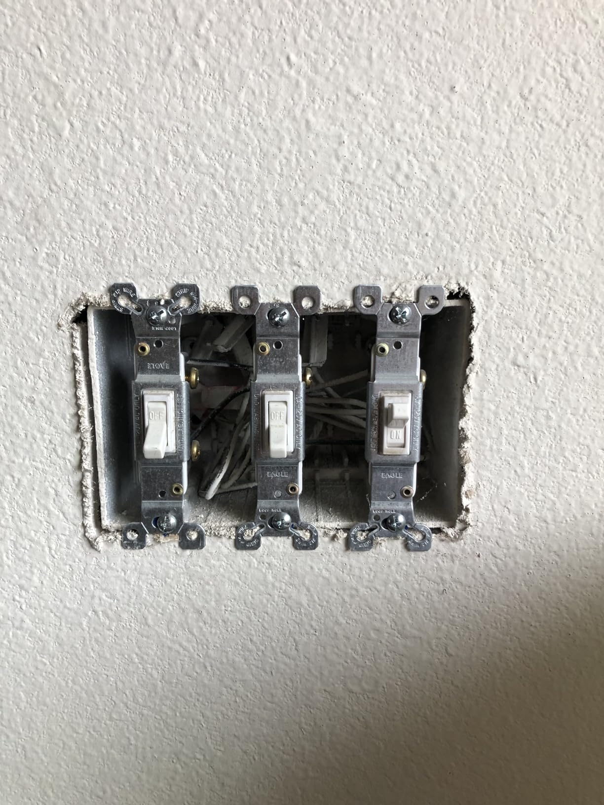 Kasa Matter Smart Light Switch: Voice Control w/Siri, Alexa & Google Assistant | UL Certified | Timer & Schedule | Easy Guided Install | Neutral Wire Required | Single Pole | 2.4GHz Wi-Fi | KS205 - Customer Photo 1