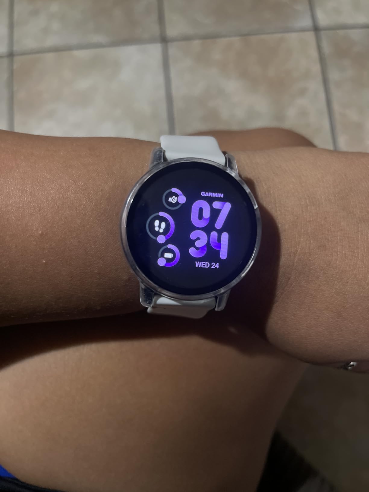 Garmin vívoactive 5, Health and Fitness GPS Smartwatch, AMOLED Display, Up to 11 Days of Battery, Ivory - Customer Photo 1