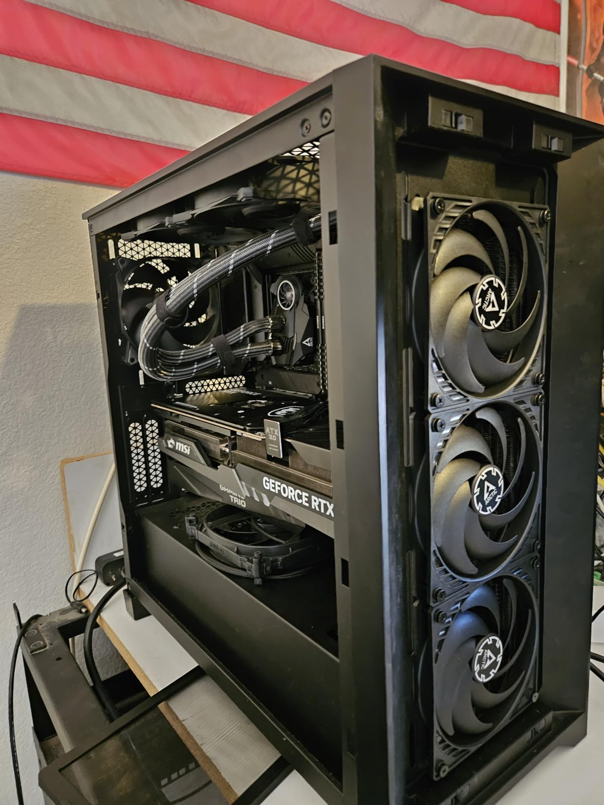 Intel® Core™ i9-14900KF New Gaming Desktop Processor 24 cores (8 P-cores + 16 E-cores) - Unlocked - Customer Photo 4