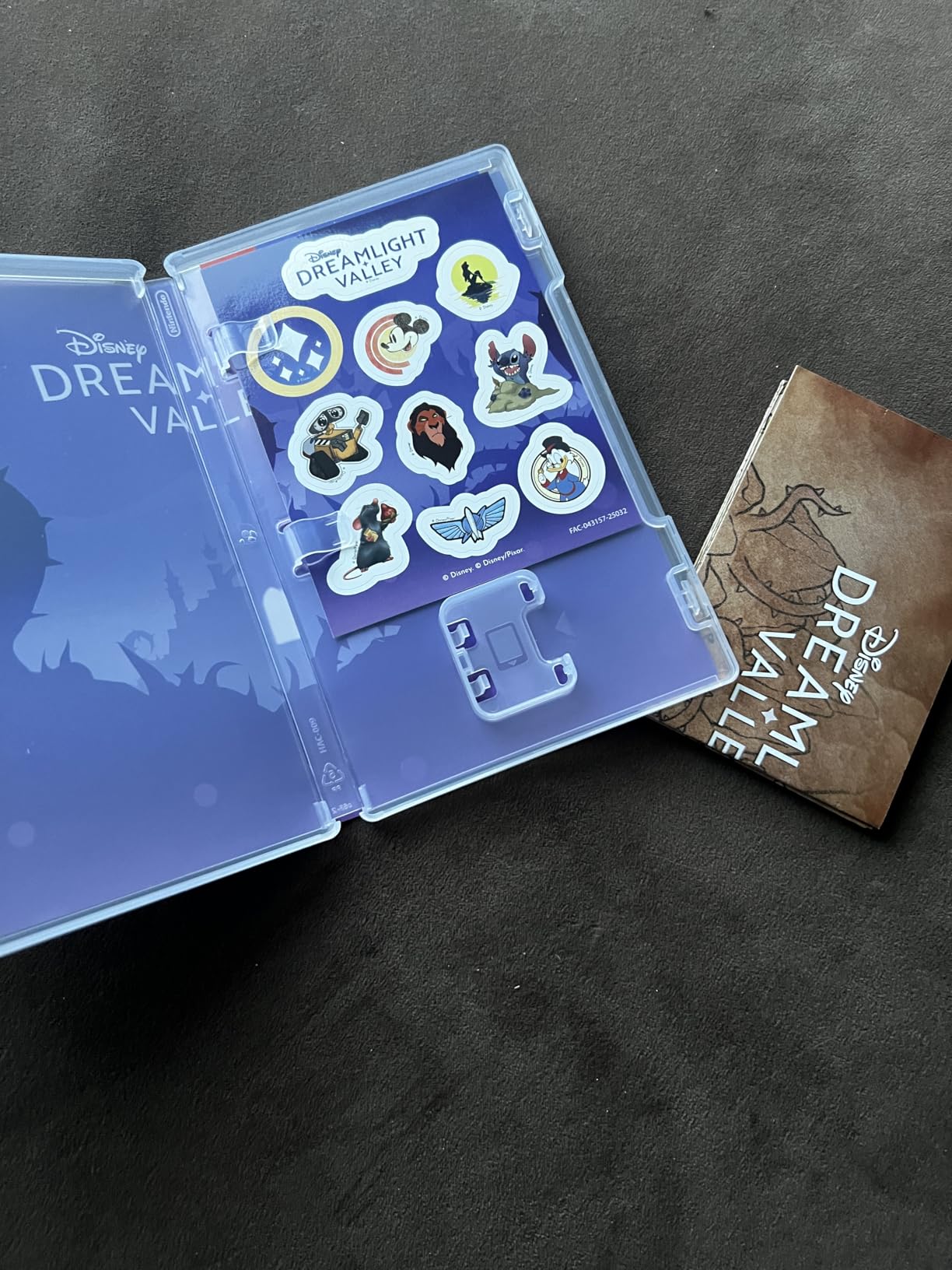 Disney Dreamlight Valley Cozy Edition CIB - Customer Photo 5