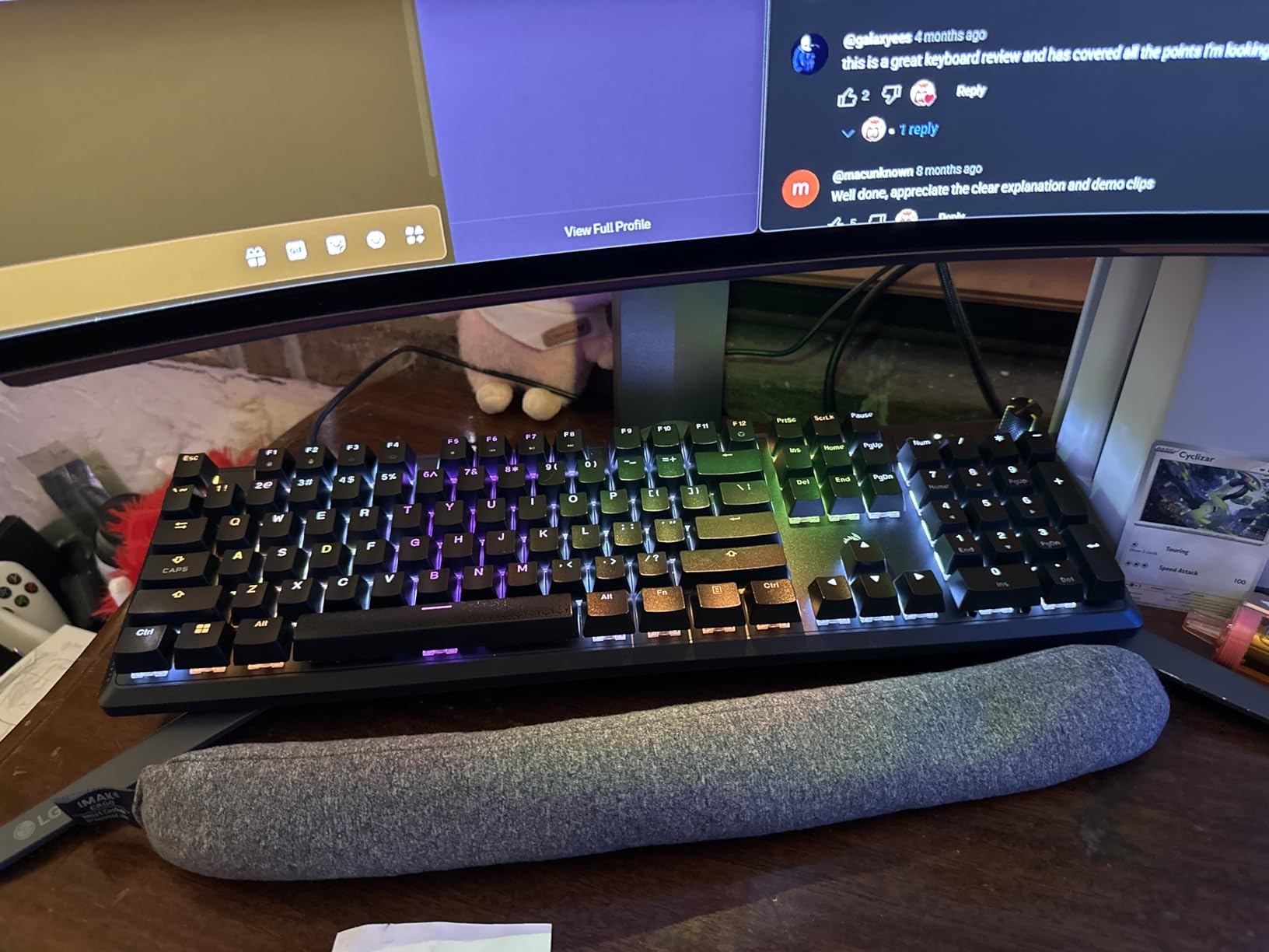 CORSAIR K70 CORE RGB Mechanical Wired Gaming Keyboard with Palmrest – Pre-Lubed MLX Red Linear Switches, SOCD, ABS Double-Shot Keycaps, Sound Dampening, Media Control Dial, QWERTY NA – Black - Customer Photo 1