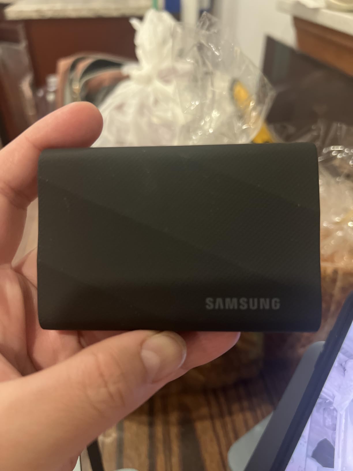 SAMSUNG T9 Portable SSD 4TB, USB 3.2 Gen 2x2 External Solid State Drive, Seq. Read Speeds Up to 2,000MB/s for Gaming, Students and Professionals,MU-PG4T0B/AM, Black (pack of 1) - Customer Photo 4