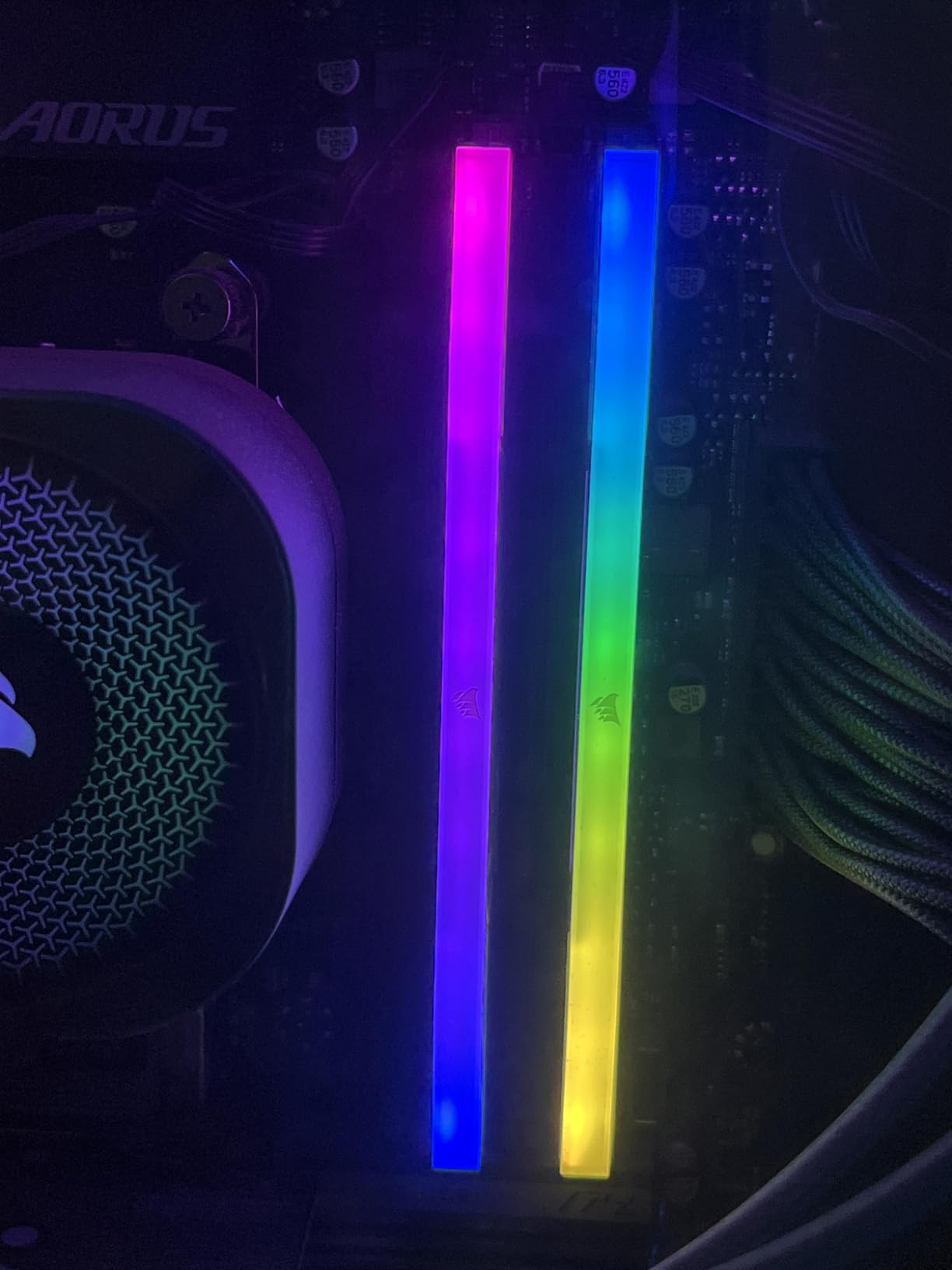 CORSAIR Vengeance RGB DDR5 32GB (2x16GB) DDR5 6000MHz CL36 AMD Expo Intel XMP iCUE Compatible Computer Memory – Gray (CMH32GX5M2E6000Z36) - Customer Photo 2