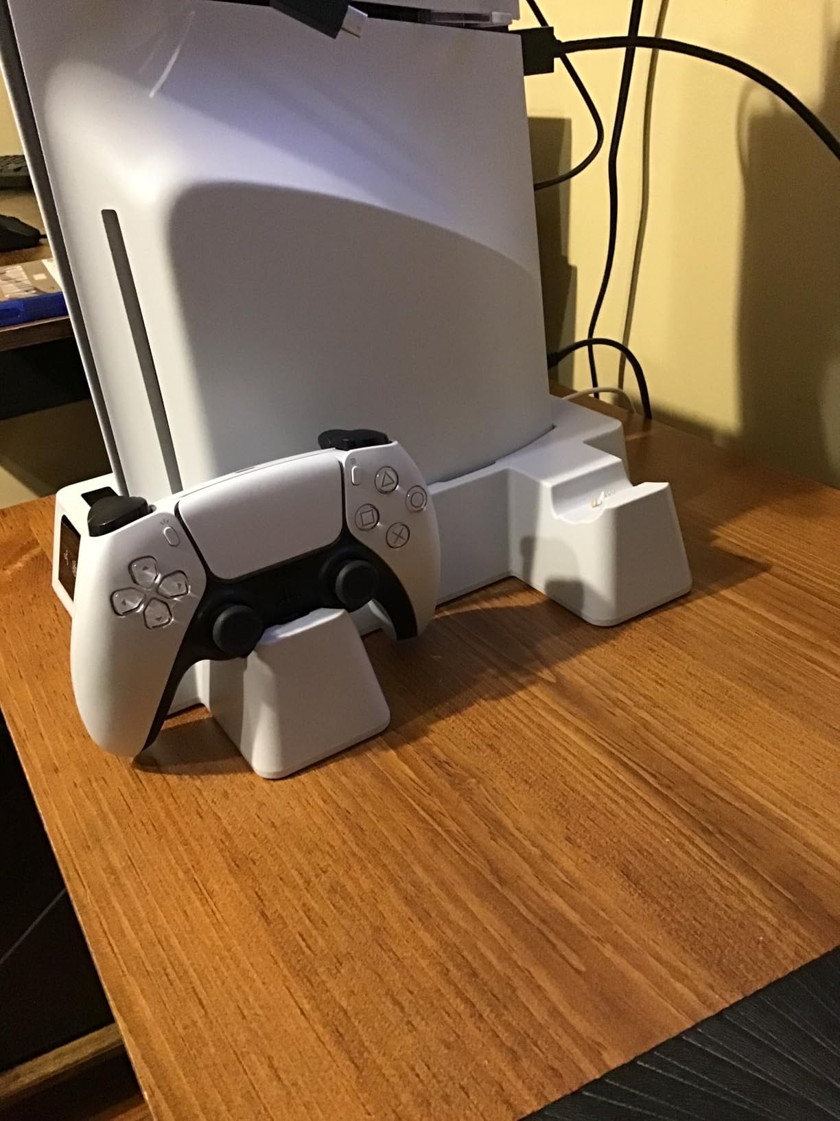 YOGES Compatible with PS5 Cooling Station with Temperature Sensor, 2H Fast PS-5 Dual Controller Charger Station, PS 5 Cooling Stand Charging Station Accessories Cooler Fan, White - Customer Photo 3