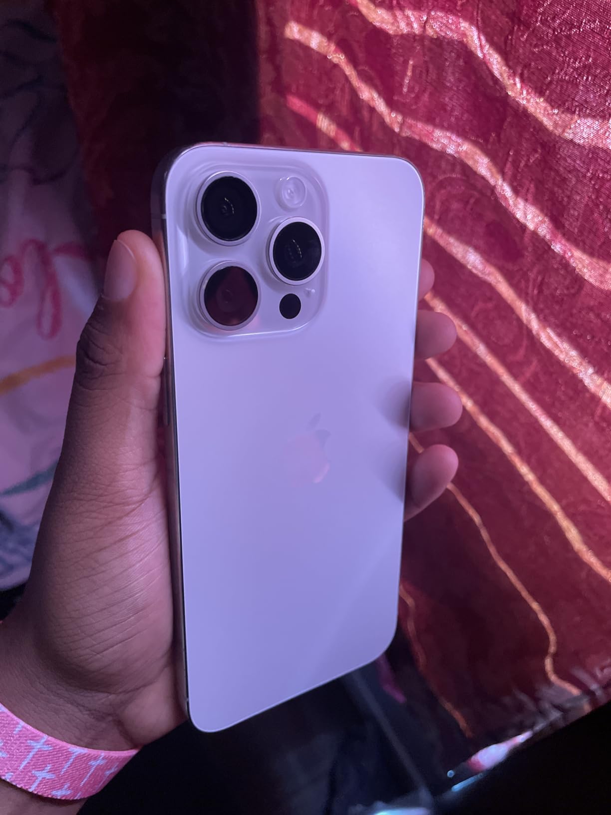 Apple iPhone 15 Pro Max (Renewed) customer photo 2