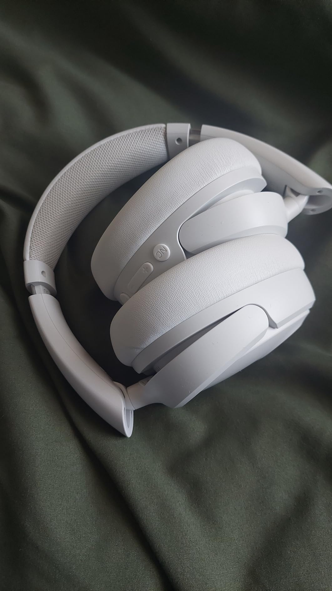 JLab JBuds Lux ANC Wireless Headphones, Cloud White, Hybrid Active Noise Cancelling, Customizable Sound, Spatial Audio Compatible, Premium Over-Ear Bluetooth Headset - Customer Photo 2