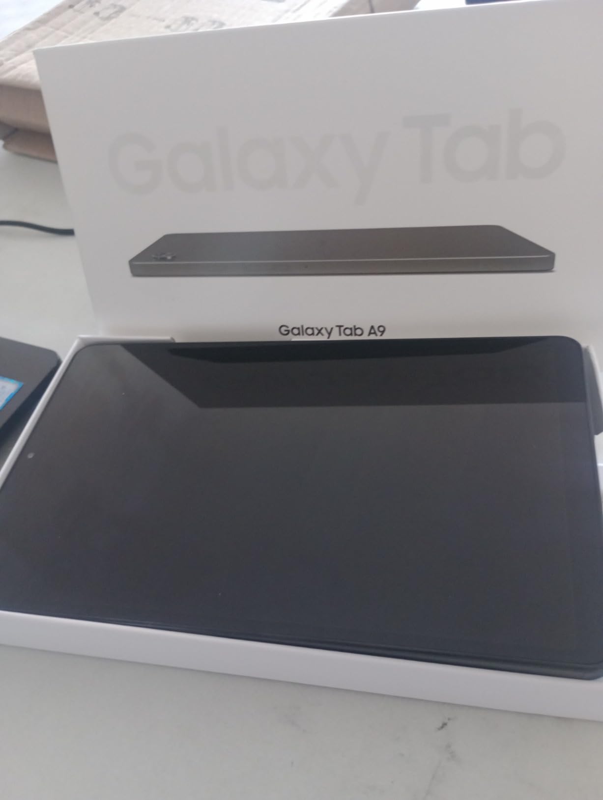 Samsung Galaxy Tab A9 (SM-X110), 64GB 4GB RAM, WiFi Only, International Version (15W Wall Charger Bundle) (Gray) - Customer Photo 3