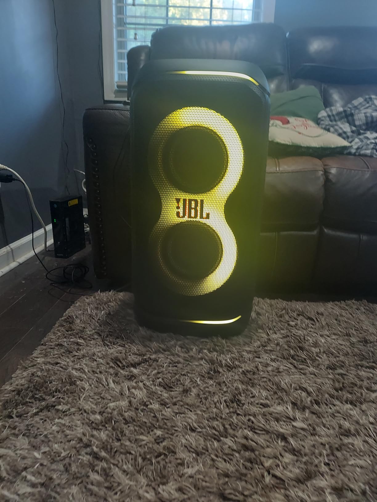 JBL PartyBox Stage 320 - Portable Party Speaker with Telescopic Handle & Wide, Sturdy Wheels, Powerful JBL Pro Sound, Futuristic lightshow, Up to 18 Hours of Play time, Splash Proof (Black) customer photo 1