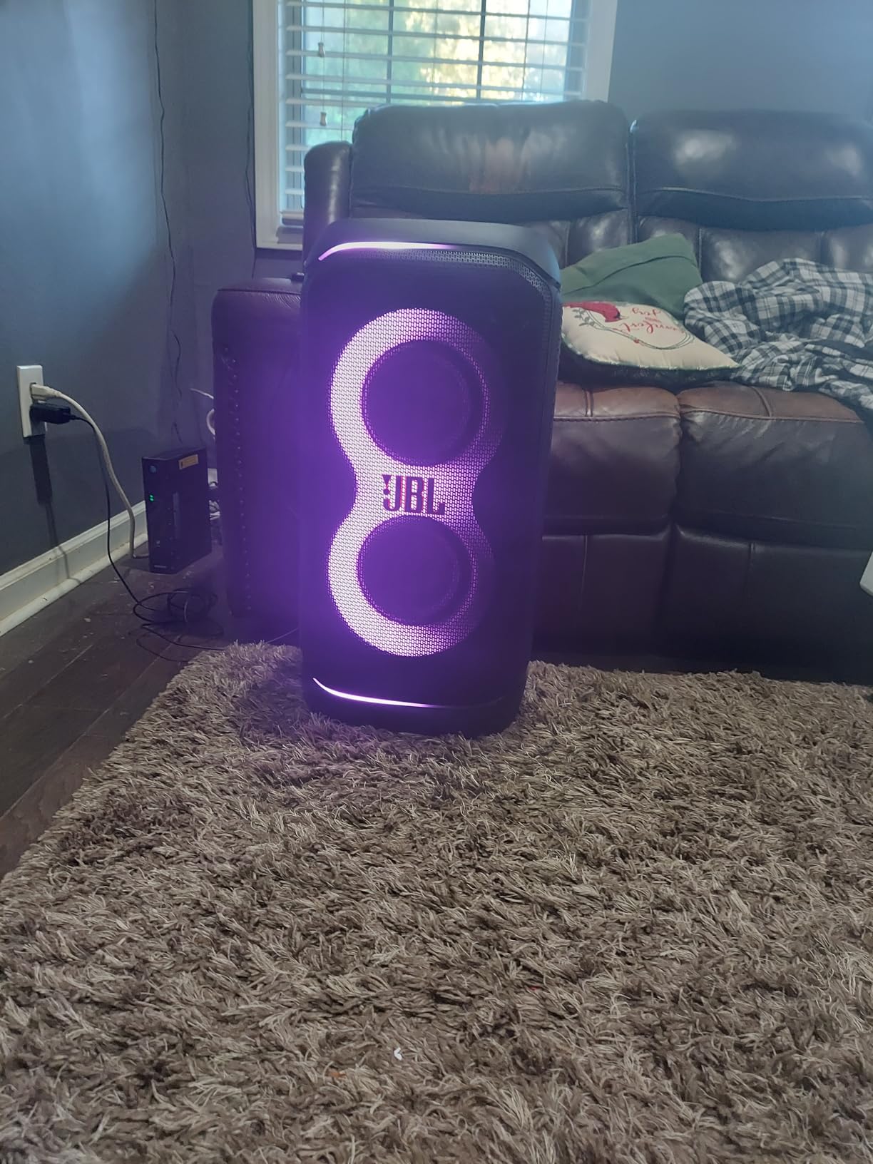 JBL PartyBox Stage 320 - Portable Party Speaker with Telescopic Handle & Wide, Sturdy Wheels, Powerful JBL Pro Sound, Futuristic lightshow, Up to 18 Hours of Play time, Splash Proof (Black) customer photo 2
