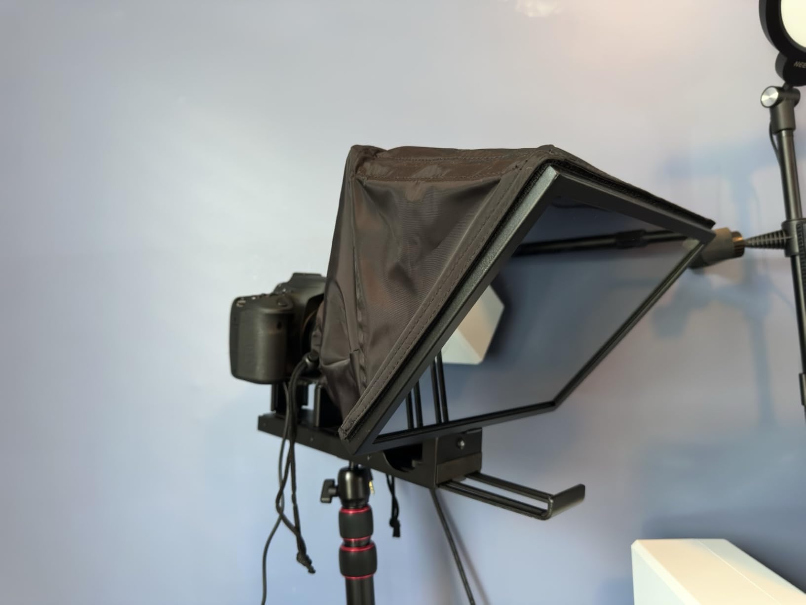 NEEWER Basics X12B Aluminum Alloy Liftable Teleprompter 12
