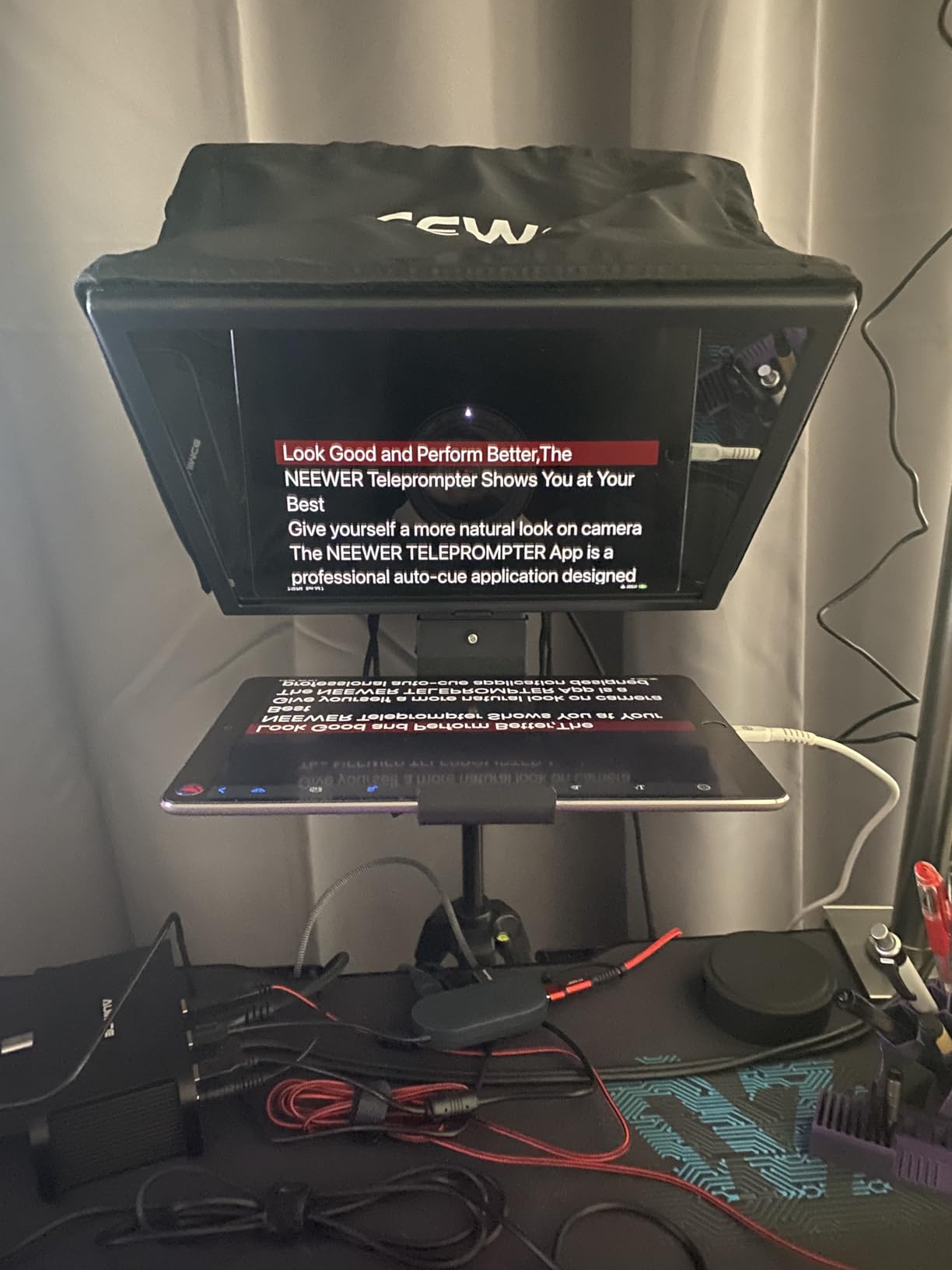 NEEWER Basics X12B Aluminum Alloy Liftable Teleprompter 12