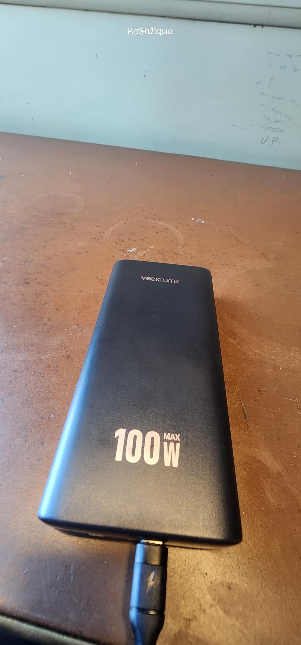 VEEKTOMX 100W Laptop Power Bank 20000mAh Fast Charging Portable Laptop Charger USB C PD 3.0 Battery Pack Compatible with iPhone 16/15/14 Pro Samsung MacBook Pro/Air iPad Steam Deck Camera etc - Customer Photo 1