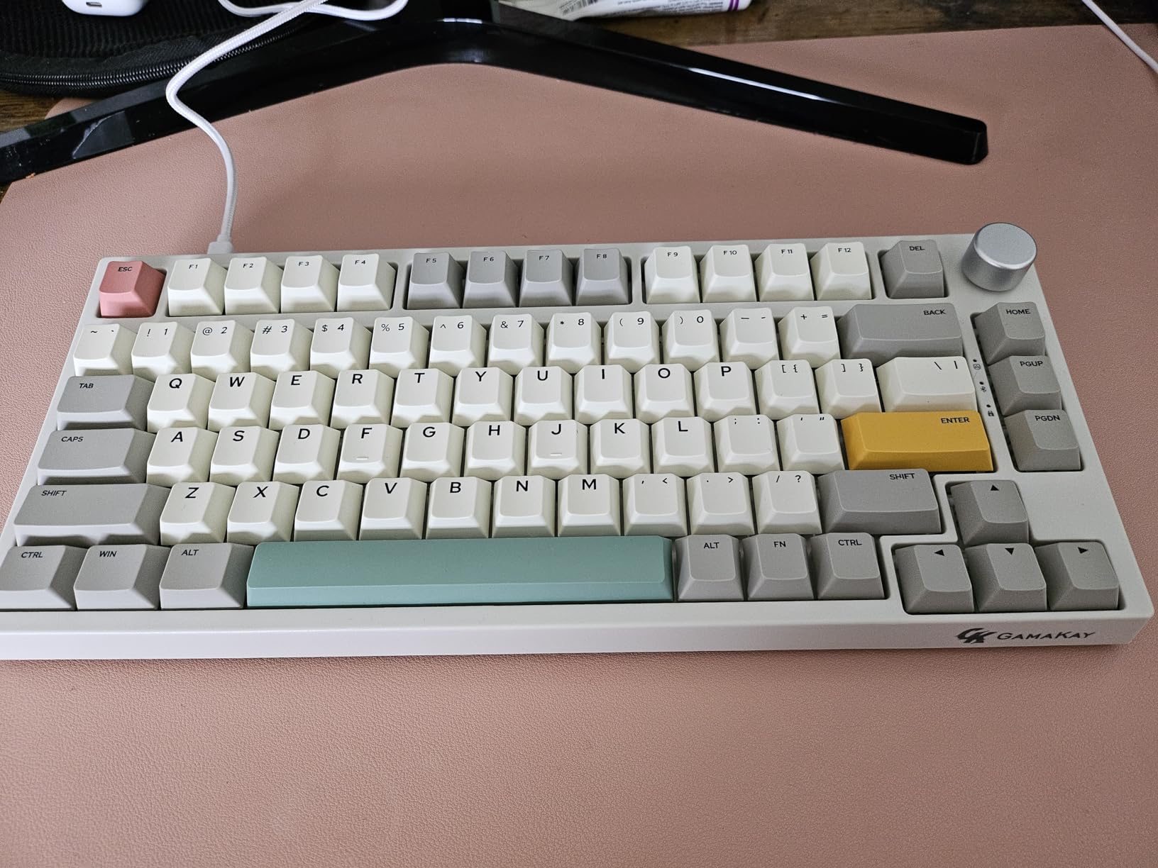 GK GAMAKAY TK75 SE 75% Mechanical Keyboard with Knob Control, Hot Swap RGB Bluetooth 5.0/2.4GHz Wireless/USB-C Wired PBT Cherry Profile 81 Keys Keycaps Gaming Keyboard (Retro-Outemu Brown Switch) - Customer Photo 2