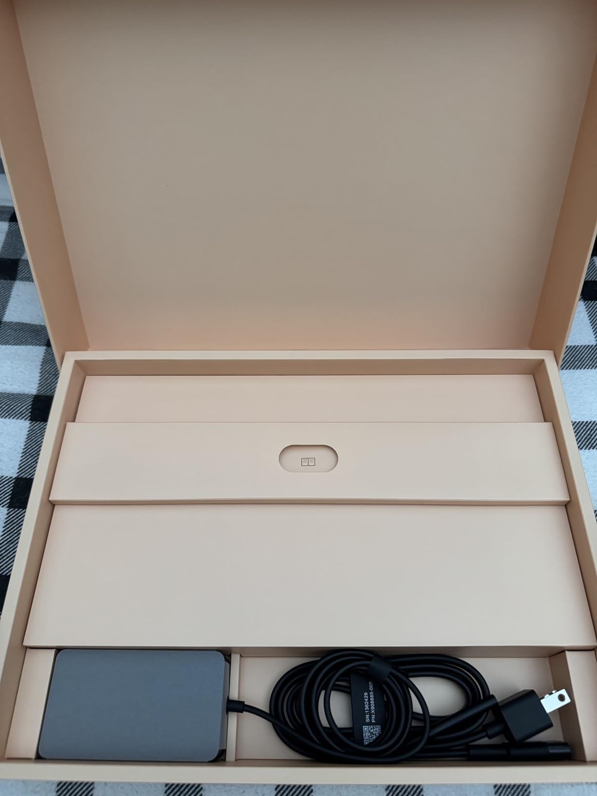 Microsoft Surface Laptop (2024), Windows 11 Copilot+ PC, 13.8