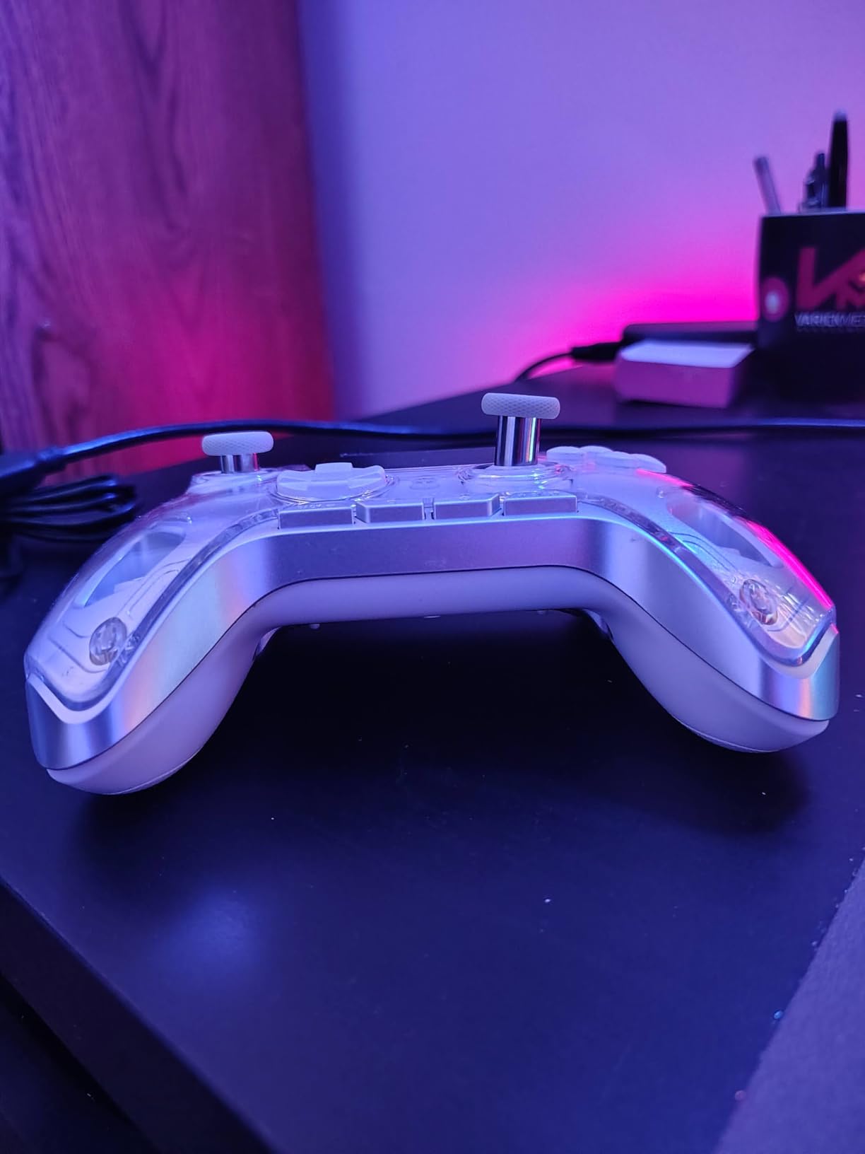 ManbaOne Interactive Screen Wireless Gaming Controller for PC/Switch/Switch 2/iOS/Android,Hall Effect Stick & Trigger,RGB Lighting,Remappable Buttons,1800mAh with Charging Dock (Black) - Customer Photo 4