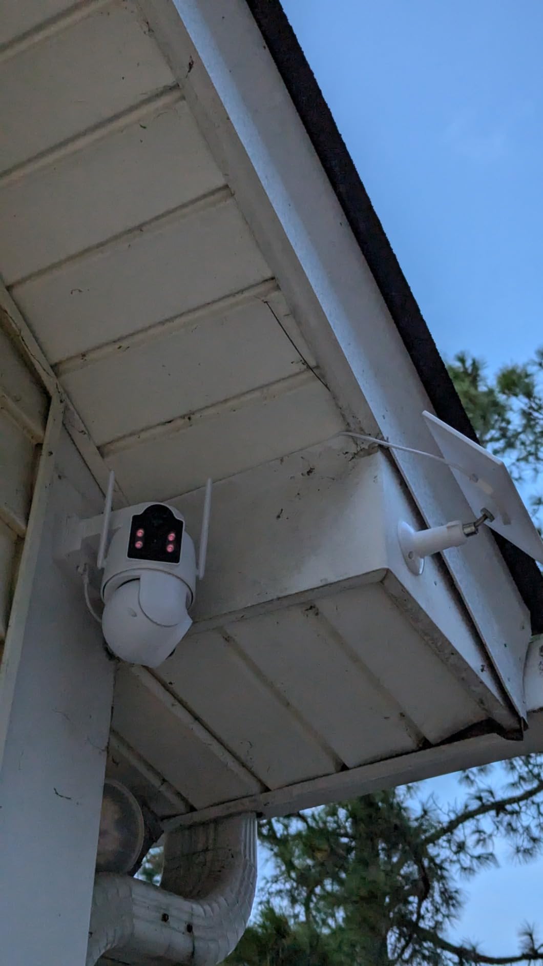 GAIEXCE Solar Security Cameras Wireless Outdoor【Dual Lens】 100% Wire-Free Battery Powered Camera, Pan Tilt, 4MP Color Night Vision, PIR Motion Detection, Spotlight/Siren Alarm, Only 2.4G WiFi - Customer Photo 1