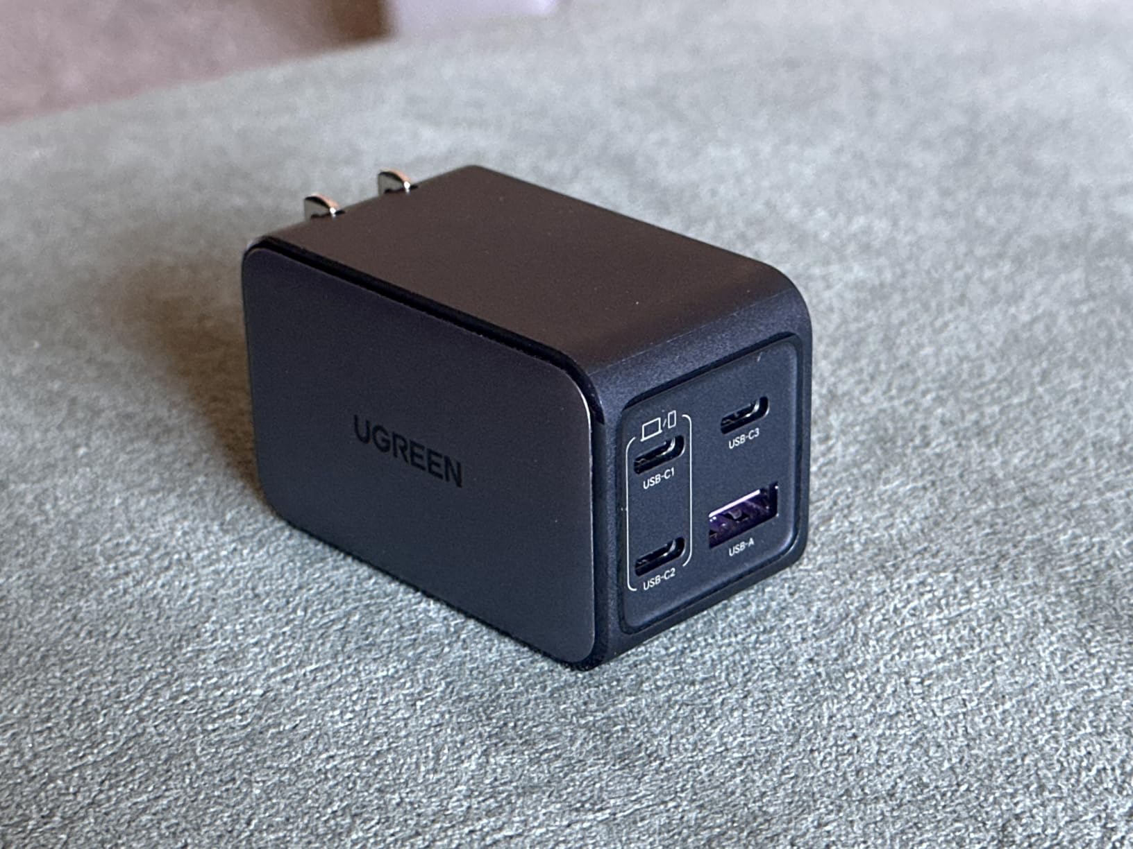 UGREEN Nexode 65W GaN USB C Wall Charger, 4-Port Fast Type-C Charger Compatible with MacBook Pro/Air, iPhone 17/16/15 Series, Galaxy S25/S24, Pixel 10/9, iPad Pro, Steam Deck customer photo 1
