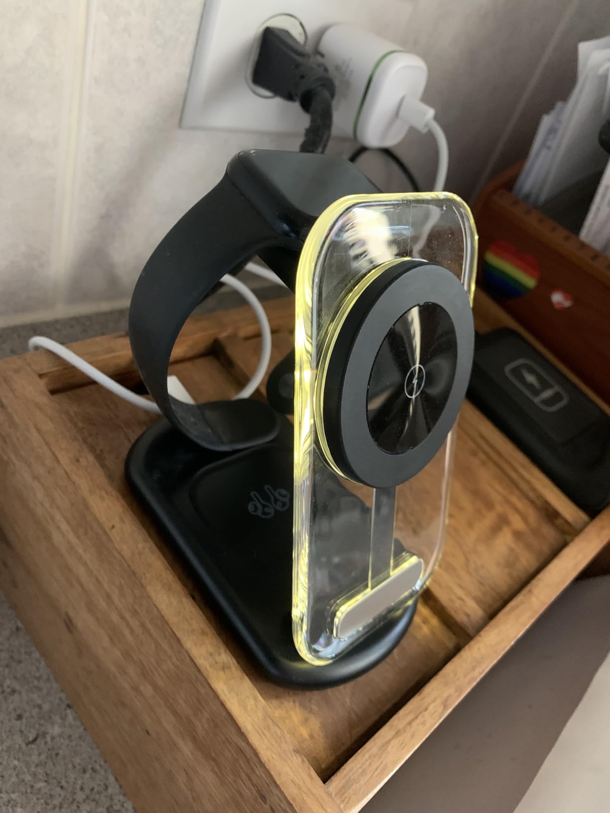 3 in 1 Magnetic Wireless Charging Station for Apple Devices, Fast Foldable Travel Mag-Safe Charger Stand with Night Light for iPhone 17 16 15 14 13 12 Series, Apple Watch/AirPods Pro - Customer Photo 2