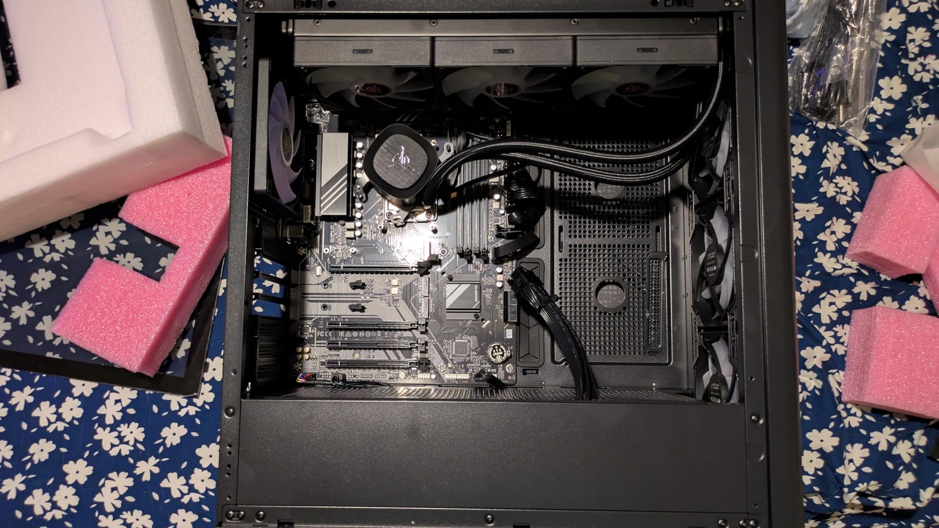 Skytech Gaming Rampage Desktop PC, Intel i7 14700F 2.1 GHz (5.3GHz), NVIDIA RTX 4070 12GB, 2TB NVMe SSD, 16GB DDR5 RAM 5200, 750W Gold PSU, 360mm ARGB AIO, Wi-Fi, Win 11 - Customer Photo 2